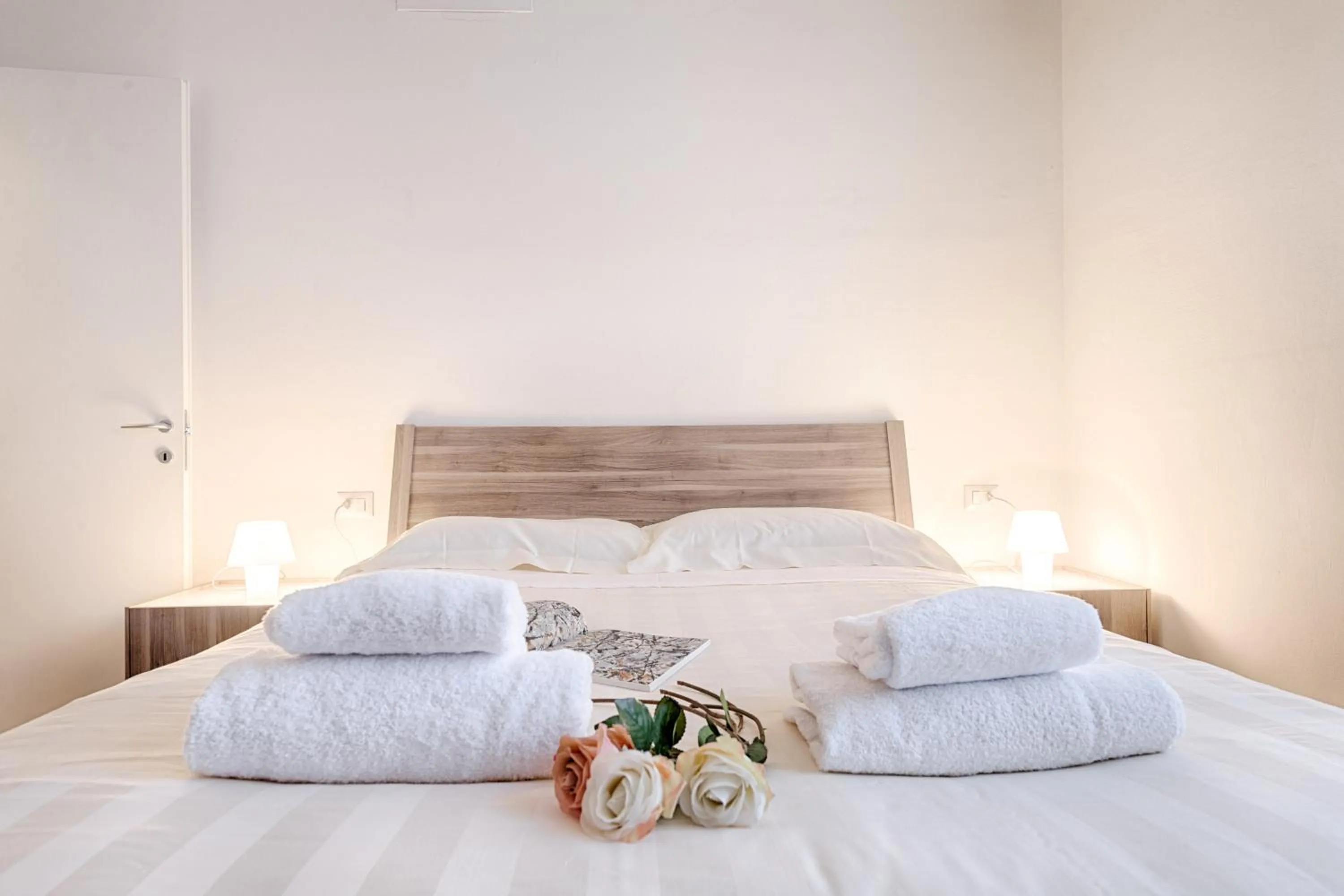 Bed in Polo Universitario apartment by Mmega
