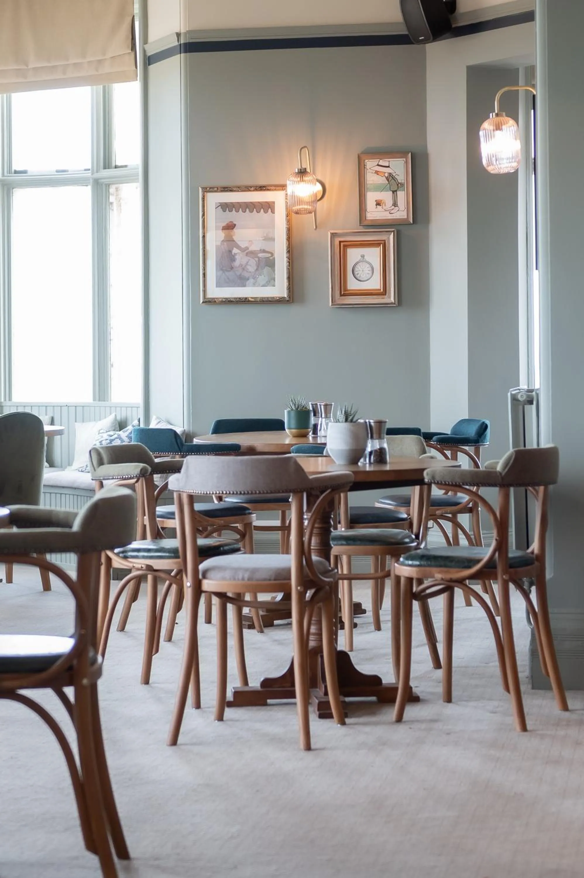 Lounge or bar in Cliftonville Hotel