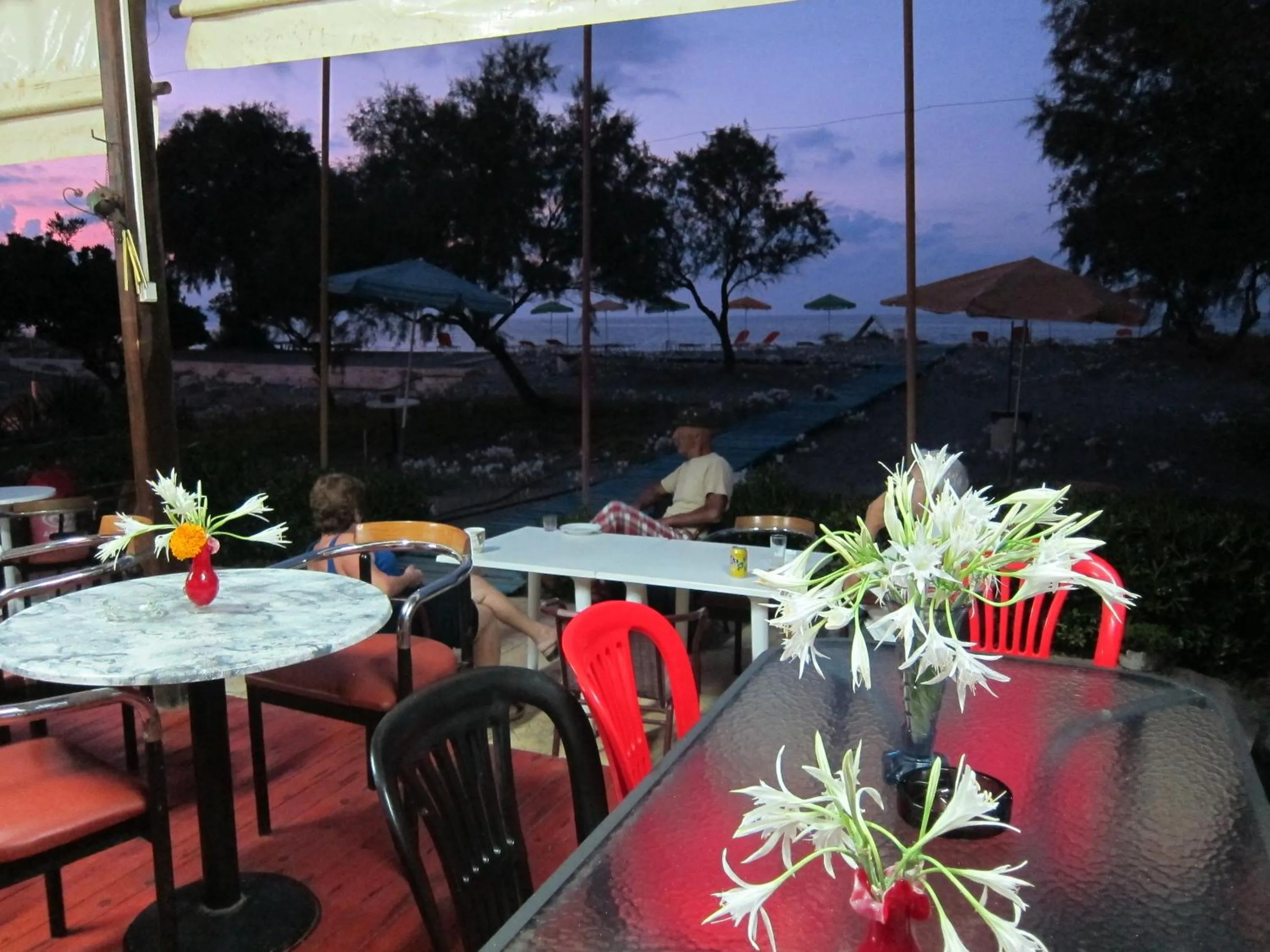 Restaurant/places to eat in Baladinos Apartments