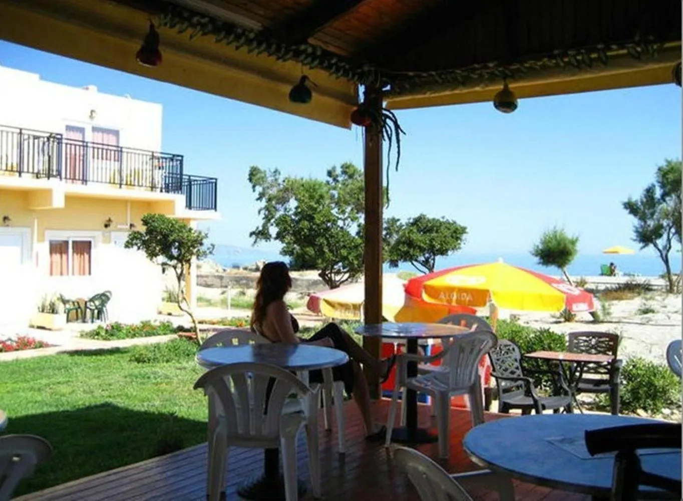 Restaurant/places to eat in Baladinos Apartments