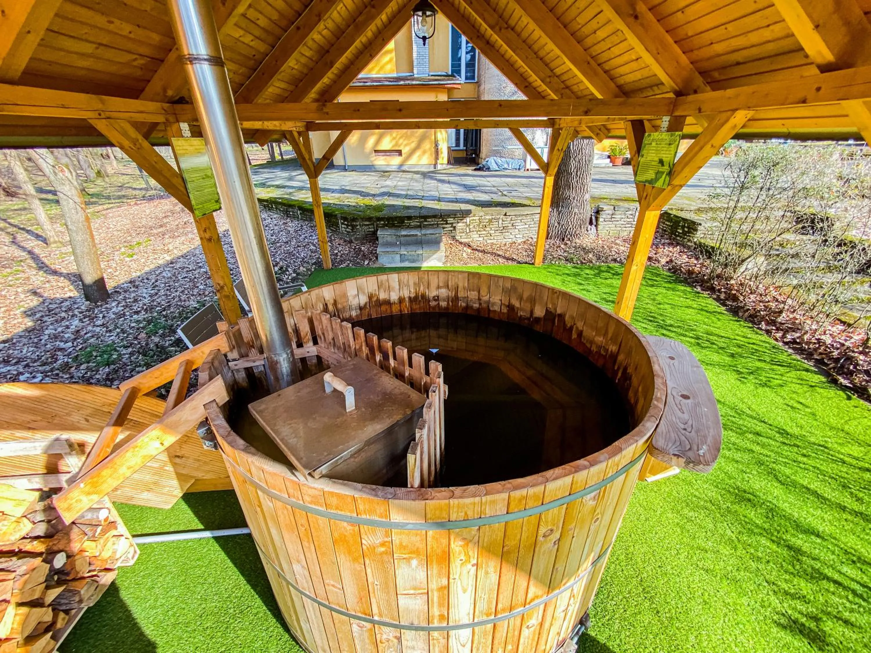 Open Air Bath in Park Hotel Sóstó