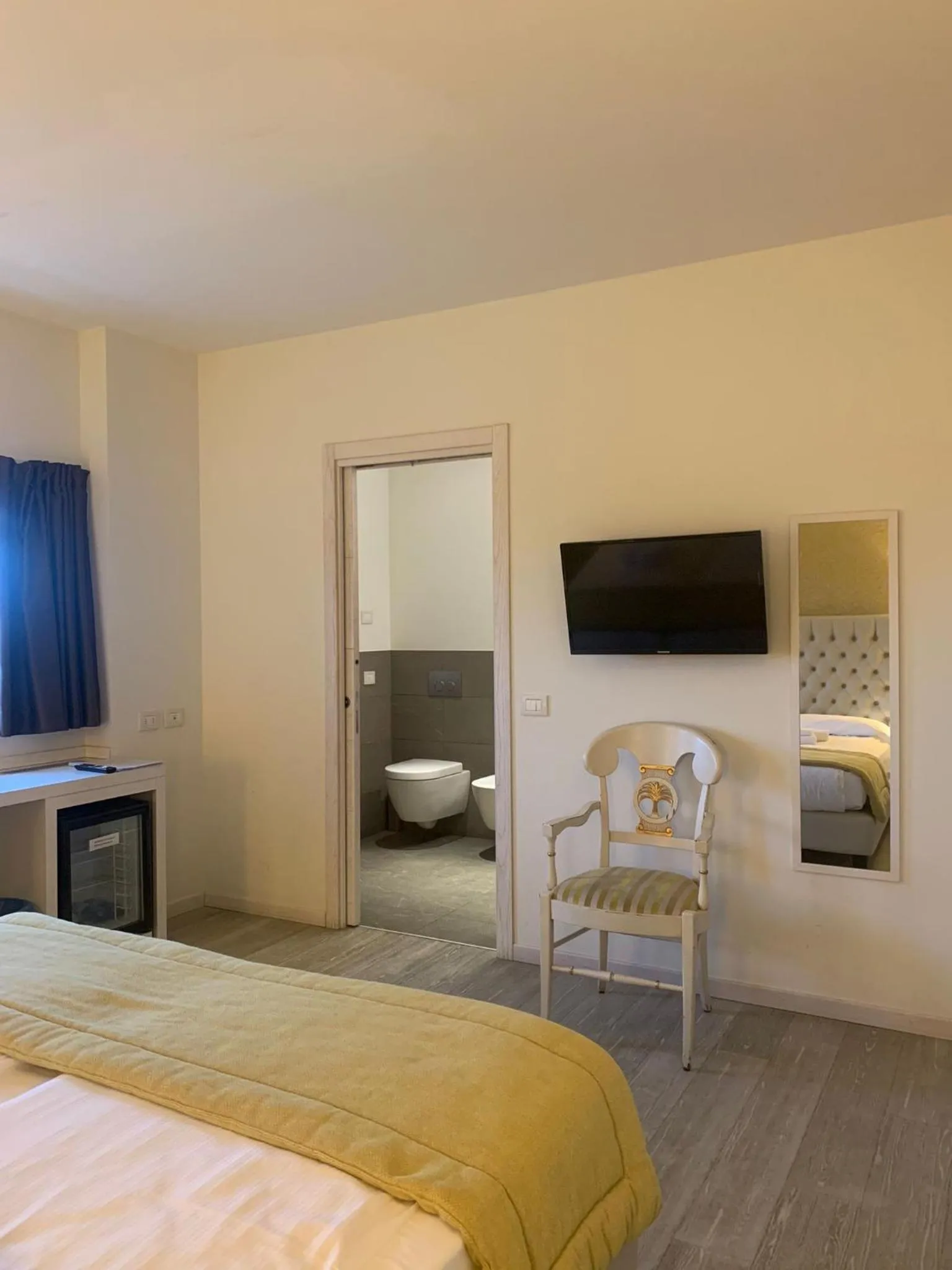 Bathroom, Bed in Nuova Opera Rooms & Apartment