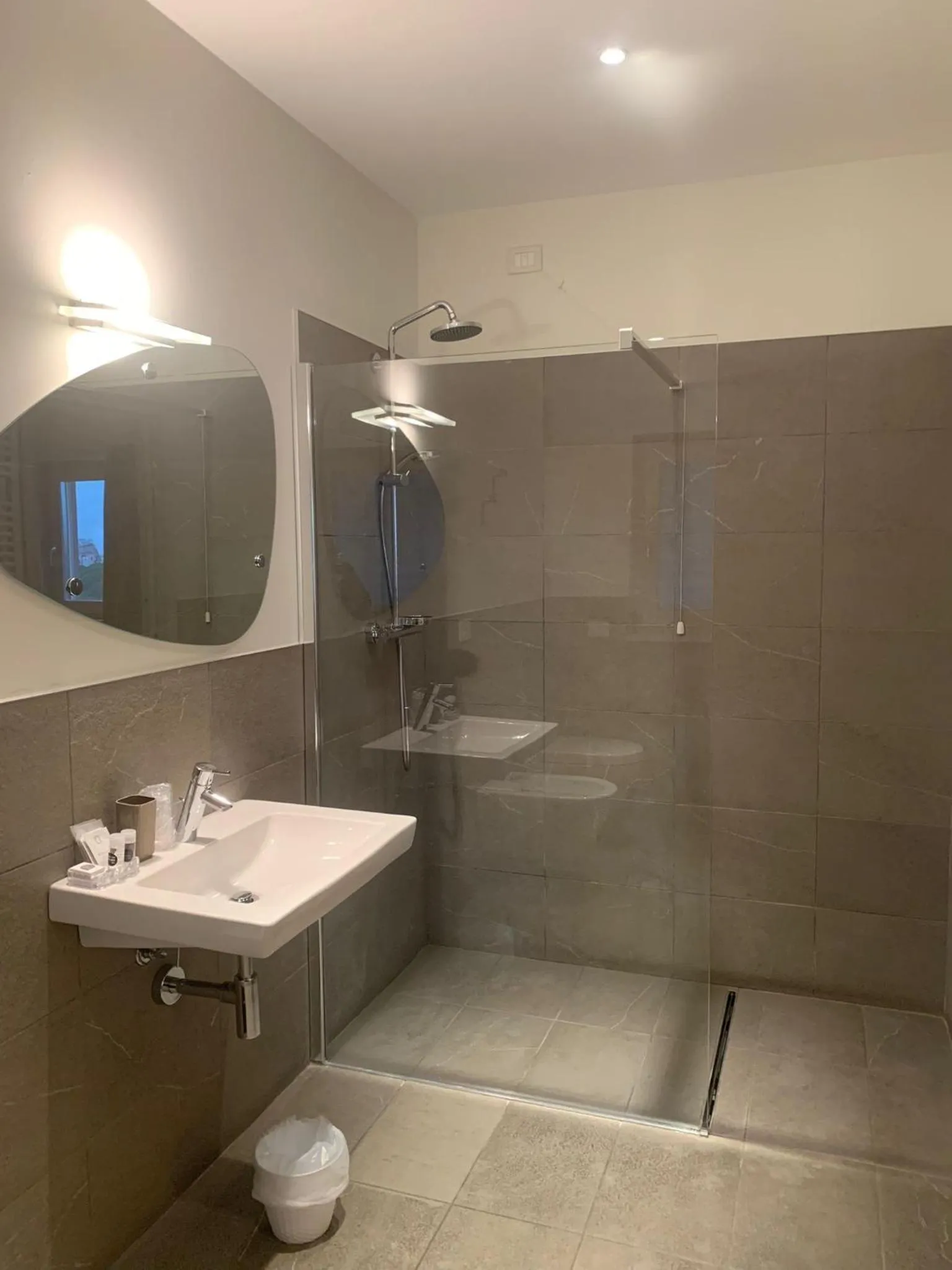 Shower in Nuova Opera Rooms & Apartment