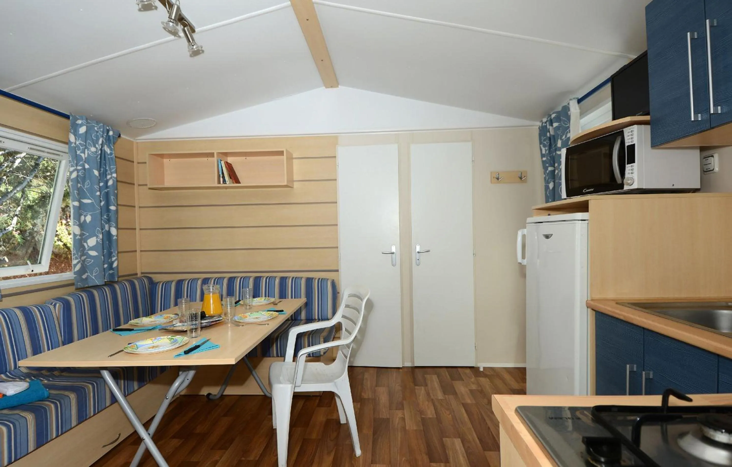 Dining area in Domaine Résidentiel de Plein Air Odalys La Pinède