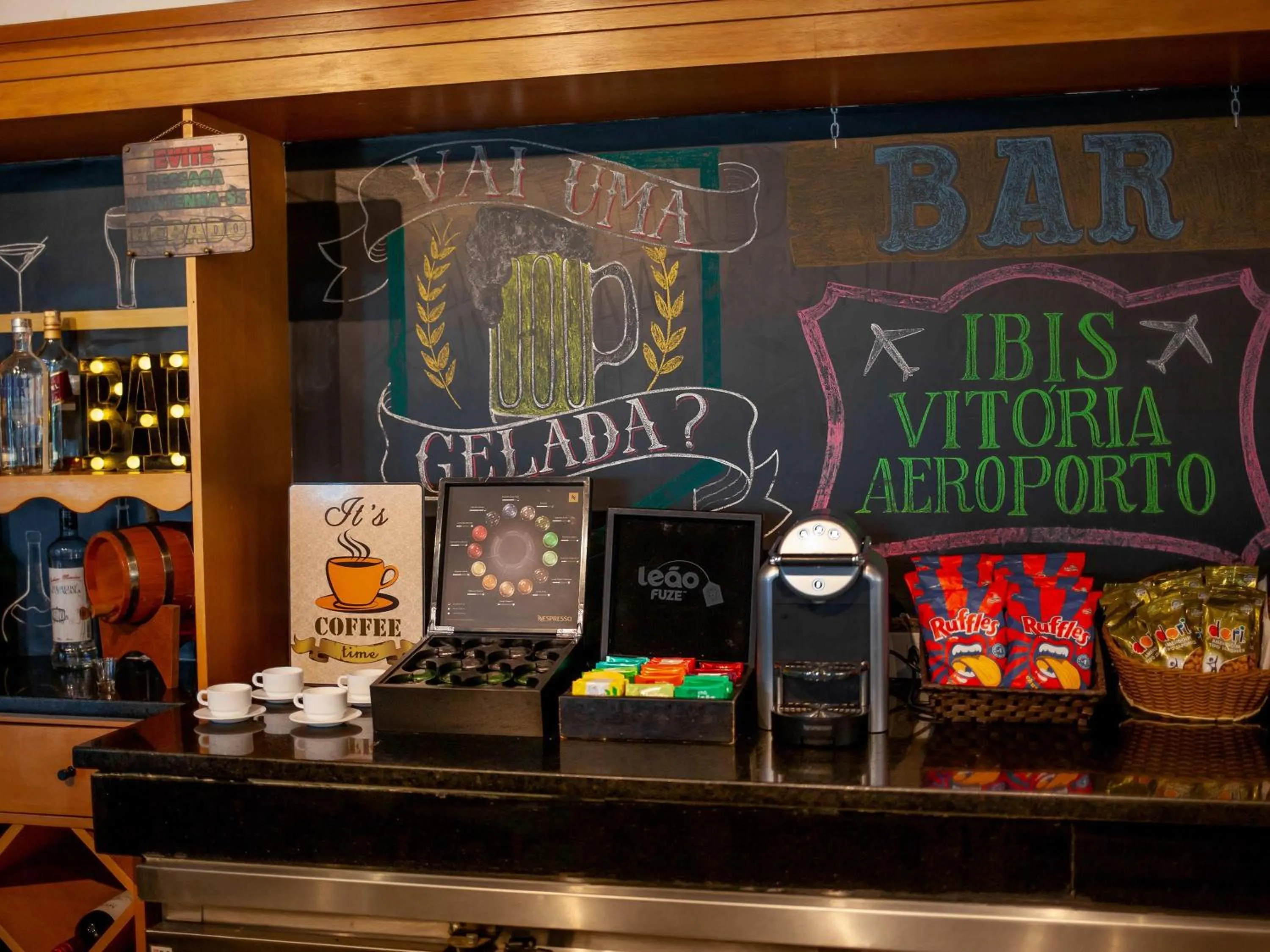 Lounge or bar in ibis Vitoria Aeroporto