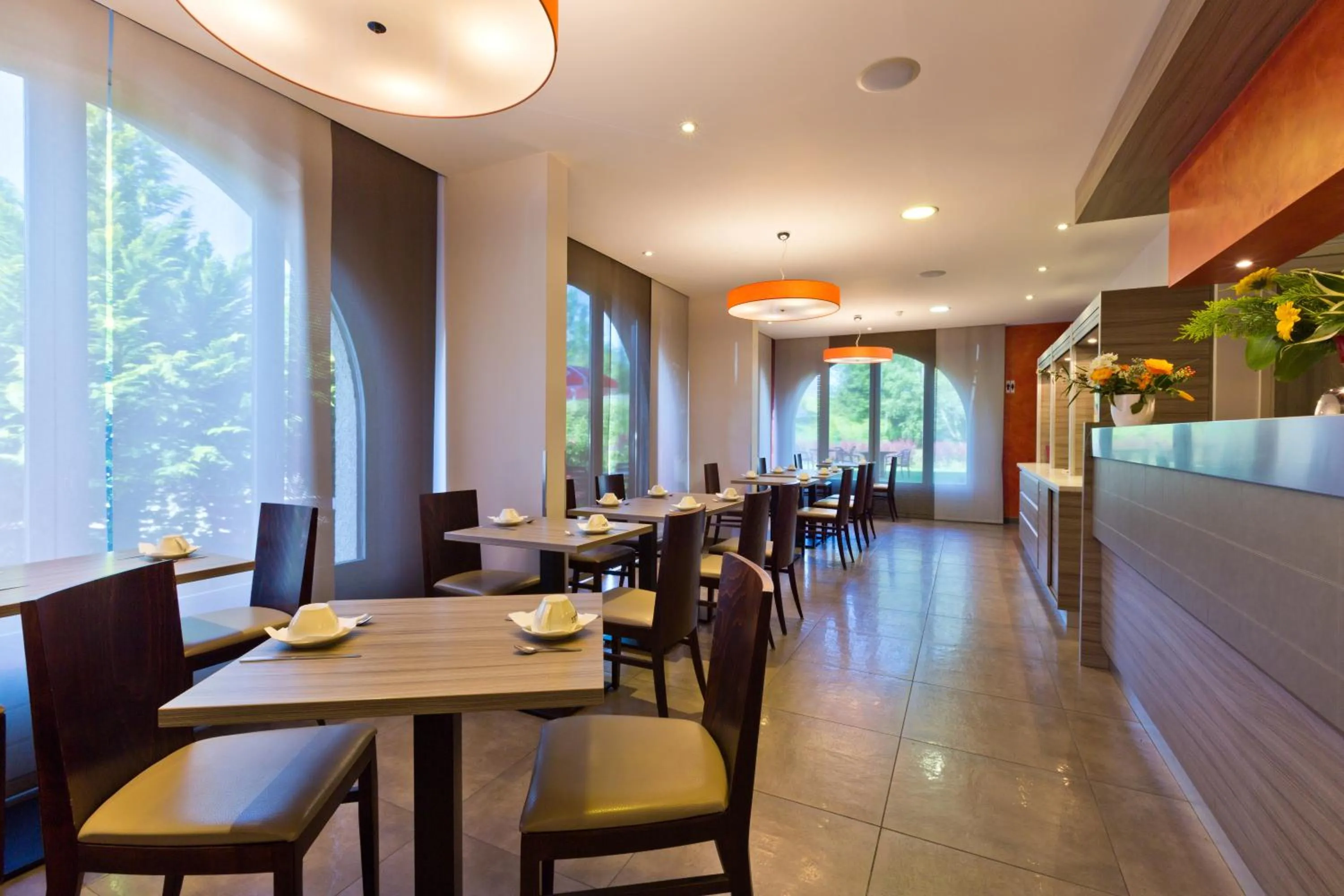 Restaurant/places to eat in Logis Albhotel Grill