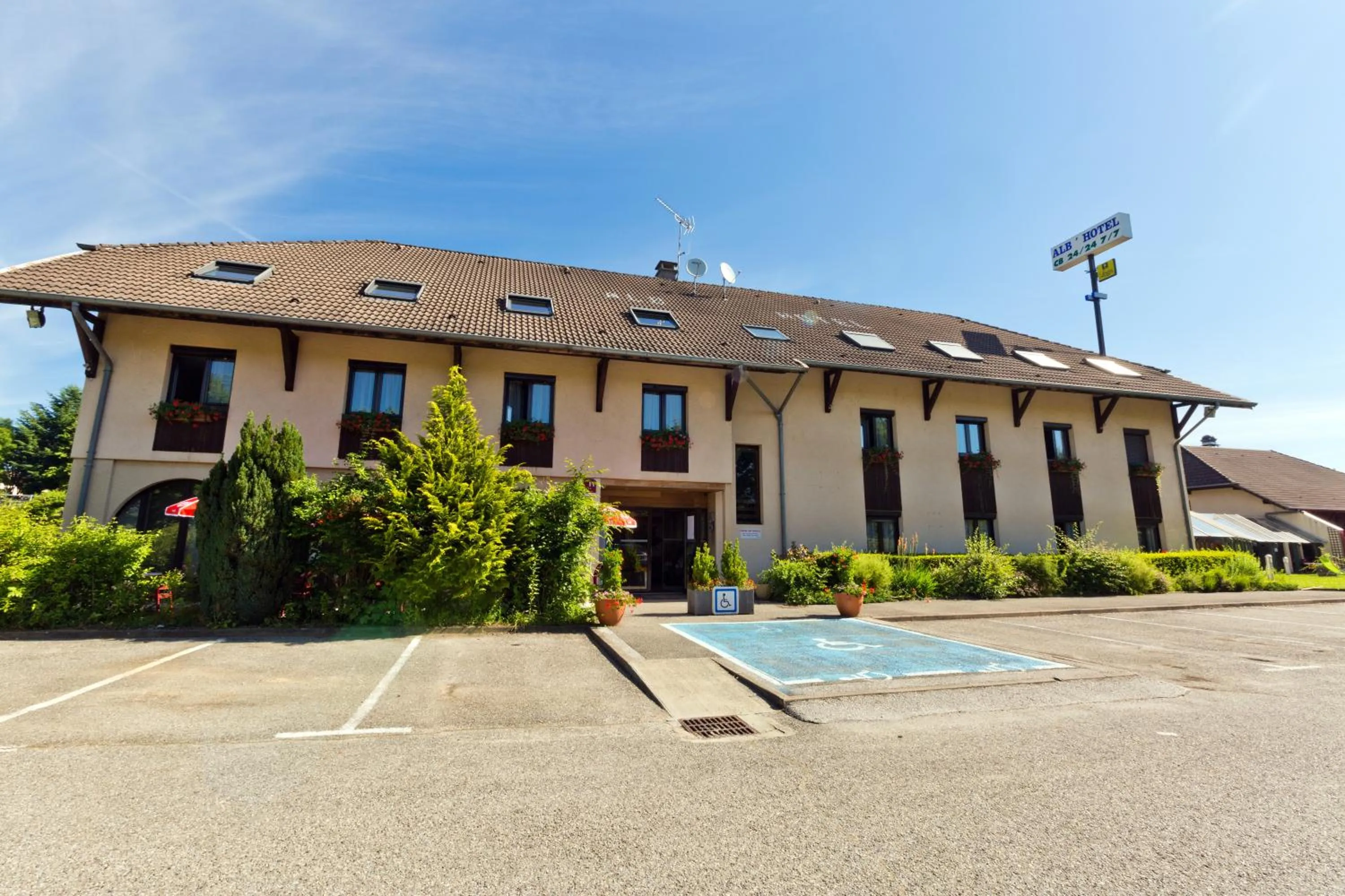 Property building in Logis Albhotel Grill