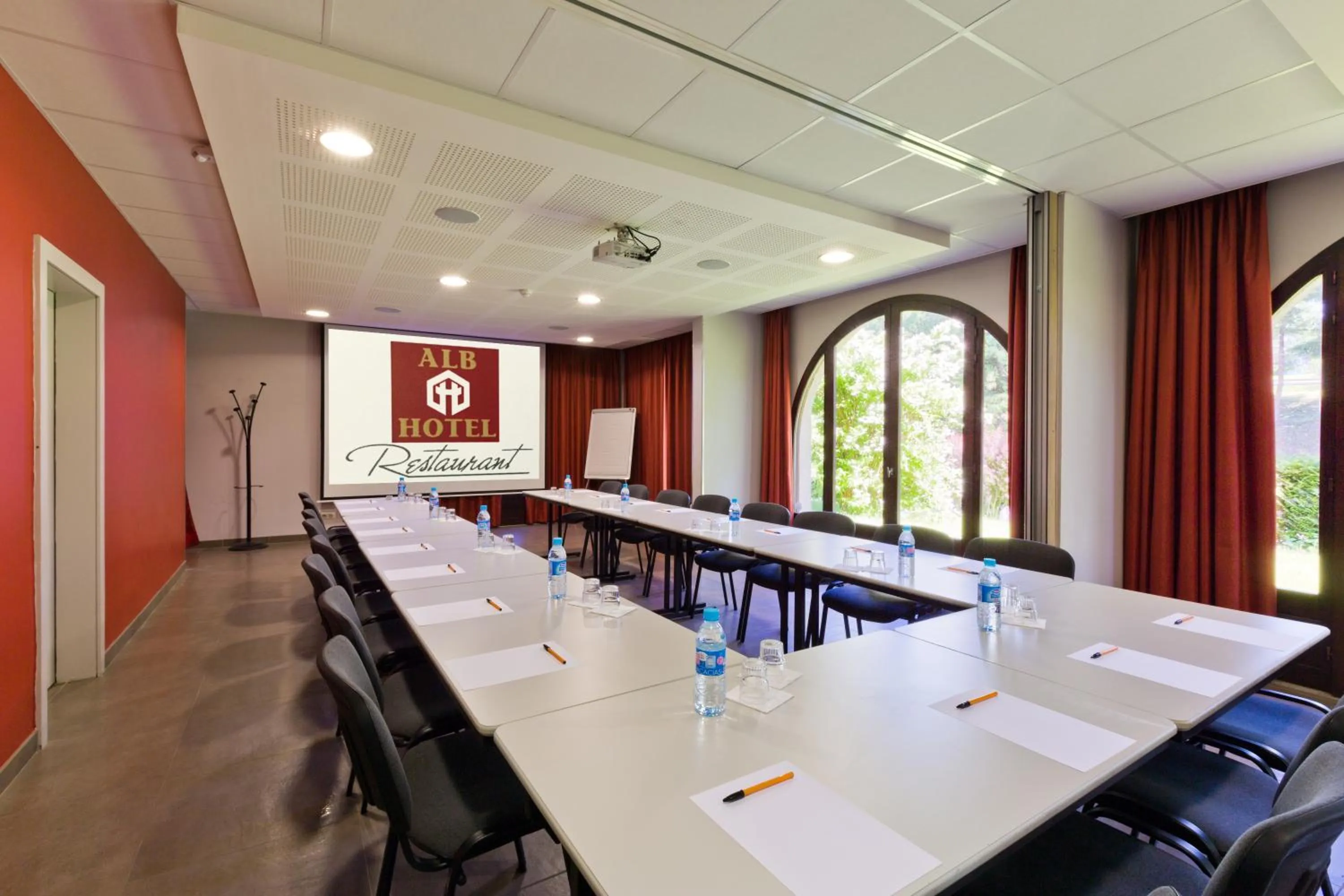 Meeting/conference room in Logis Albhotel Grill