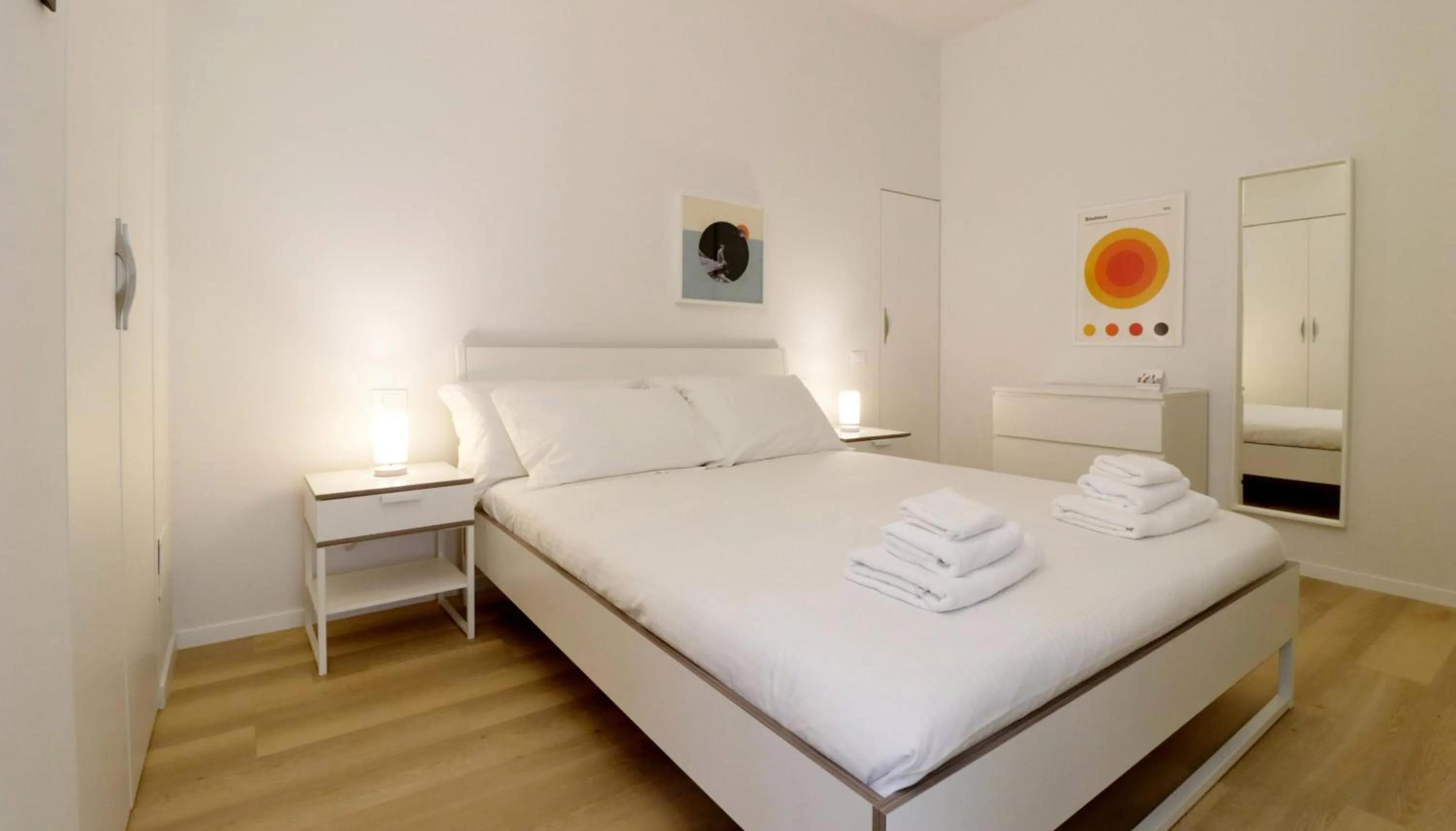 Photo of the whole room, Bed in Italianway - Piero della Francesca 19