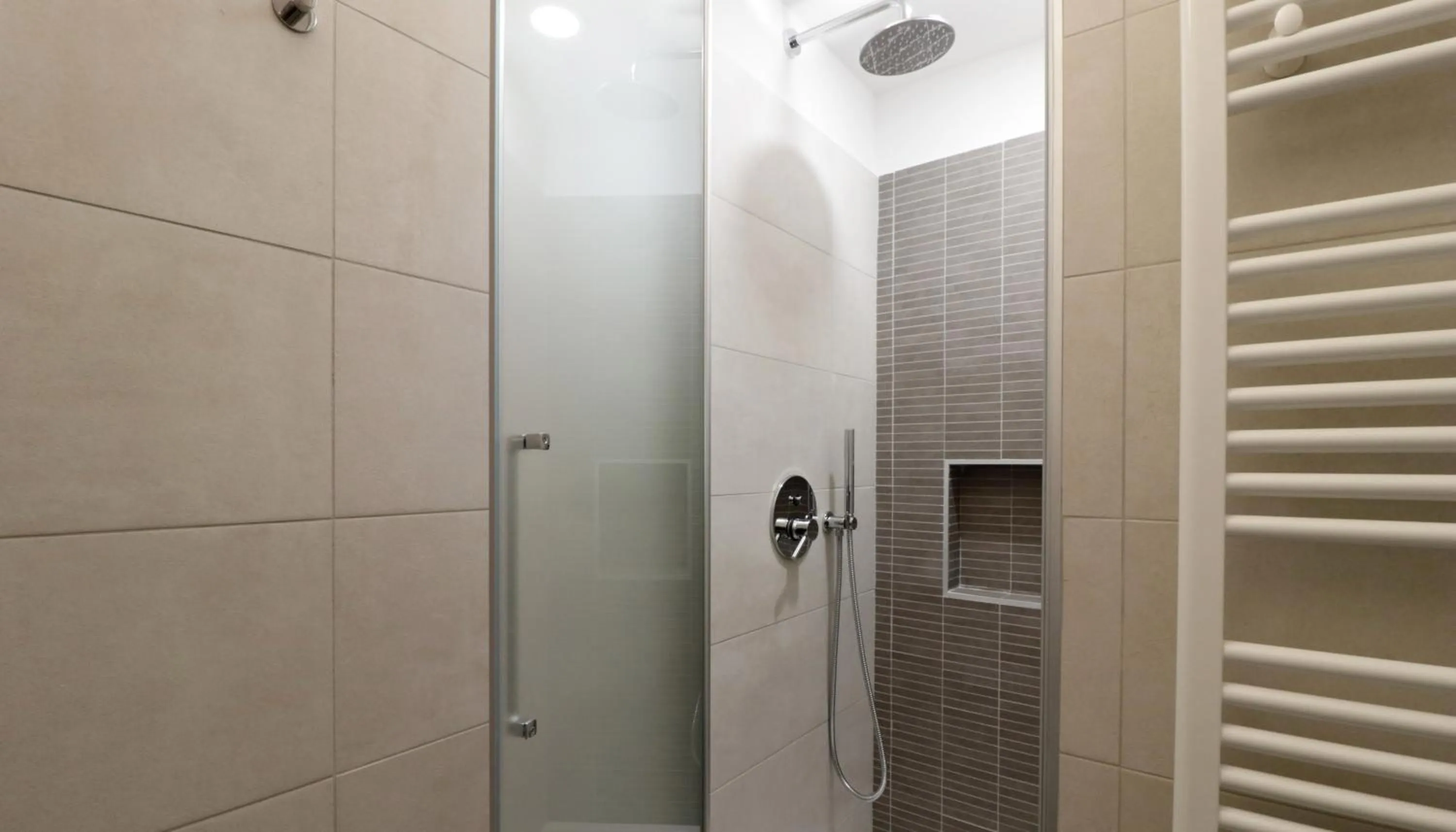 Bathroom in Italianway - Piero della Francesca 19