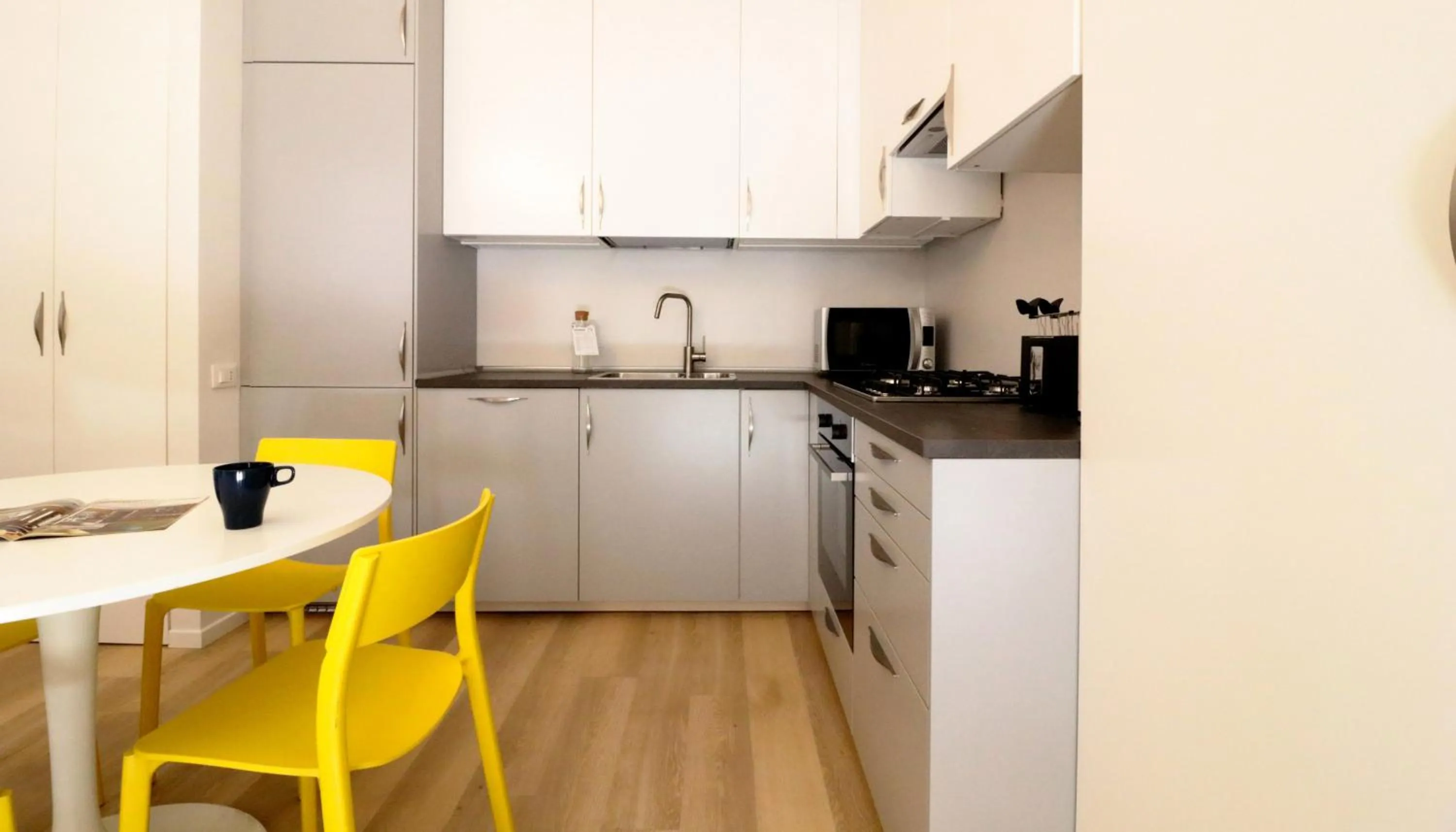 Dining area in Italianway - Piero della Francesca 19