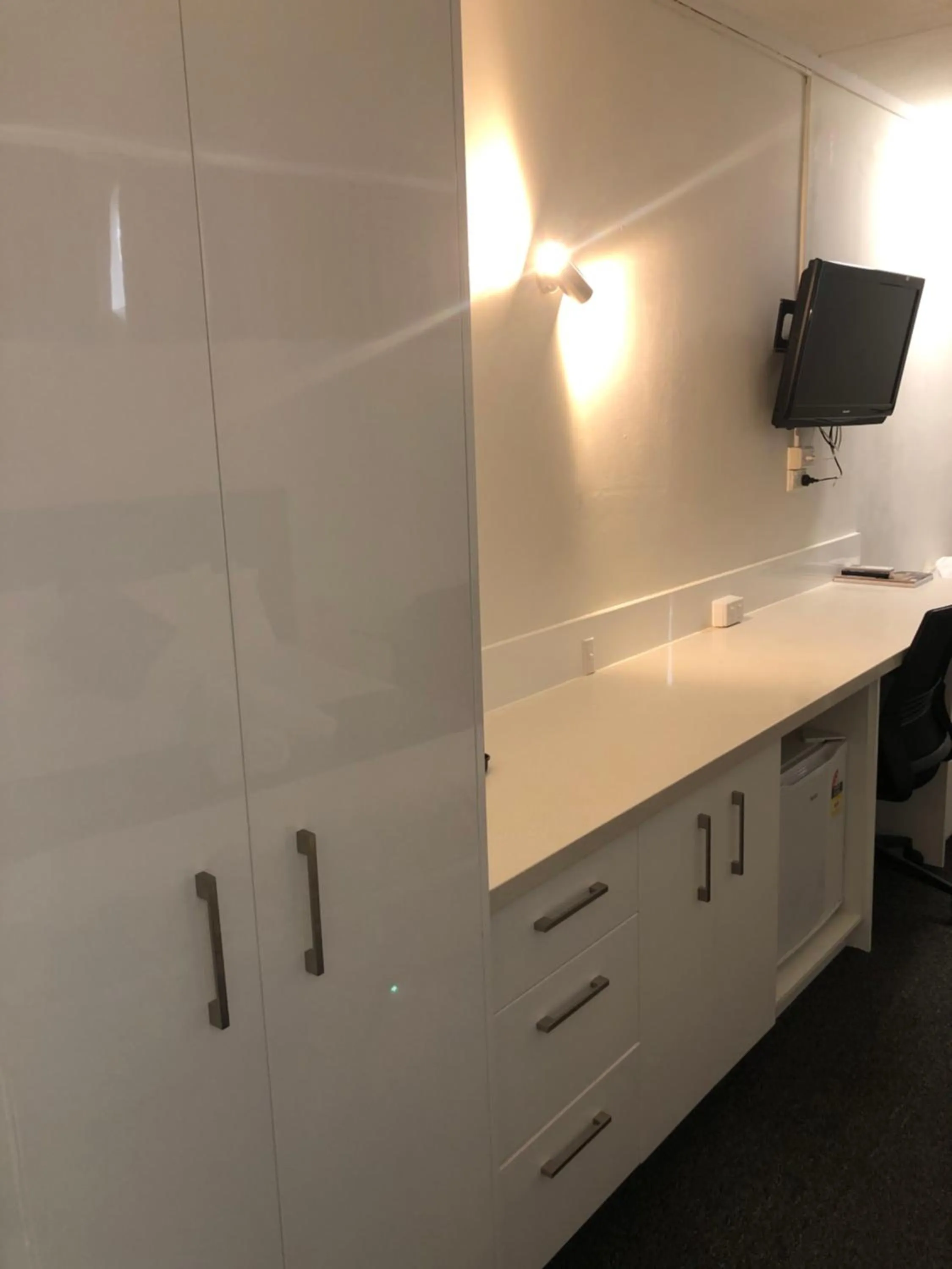 TV and multimedia in Parkside Inn Motel