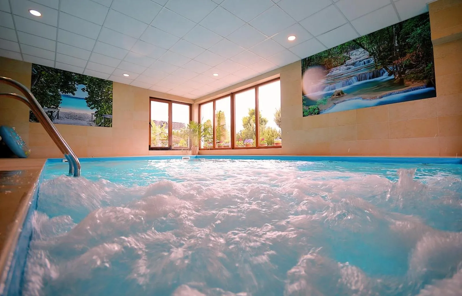 Swimming pool in Amberia