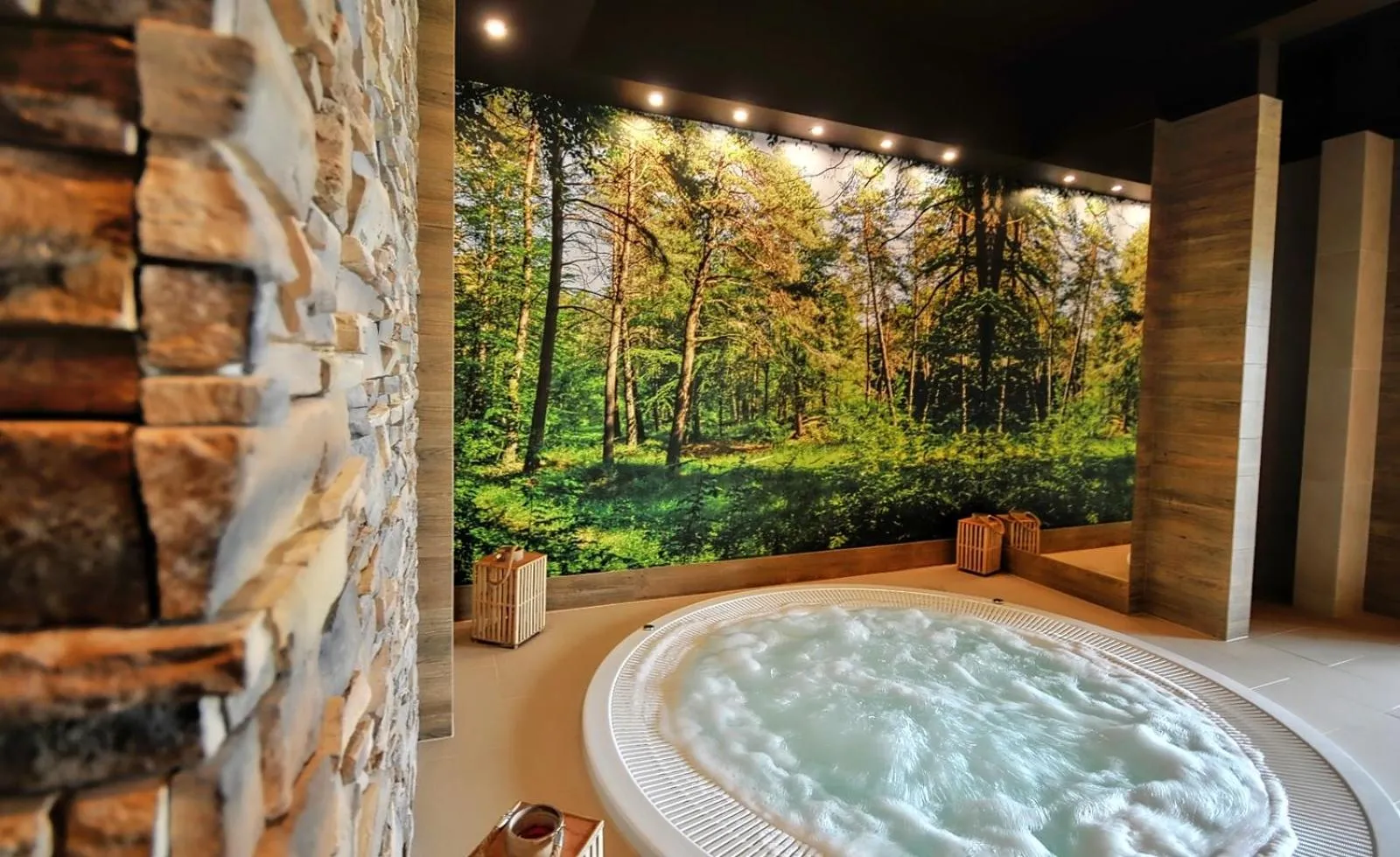 Hot Tub in Amberia
