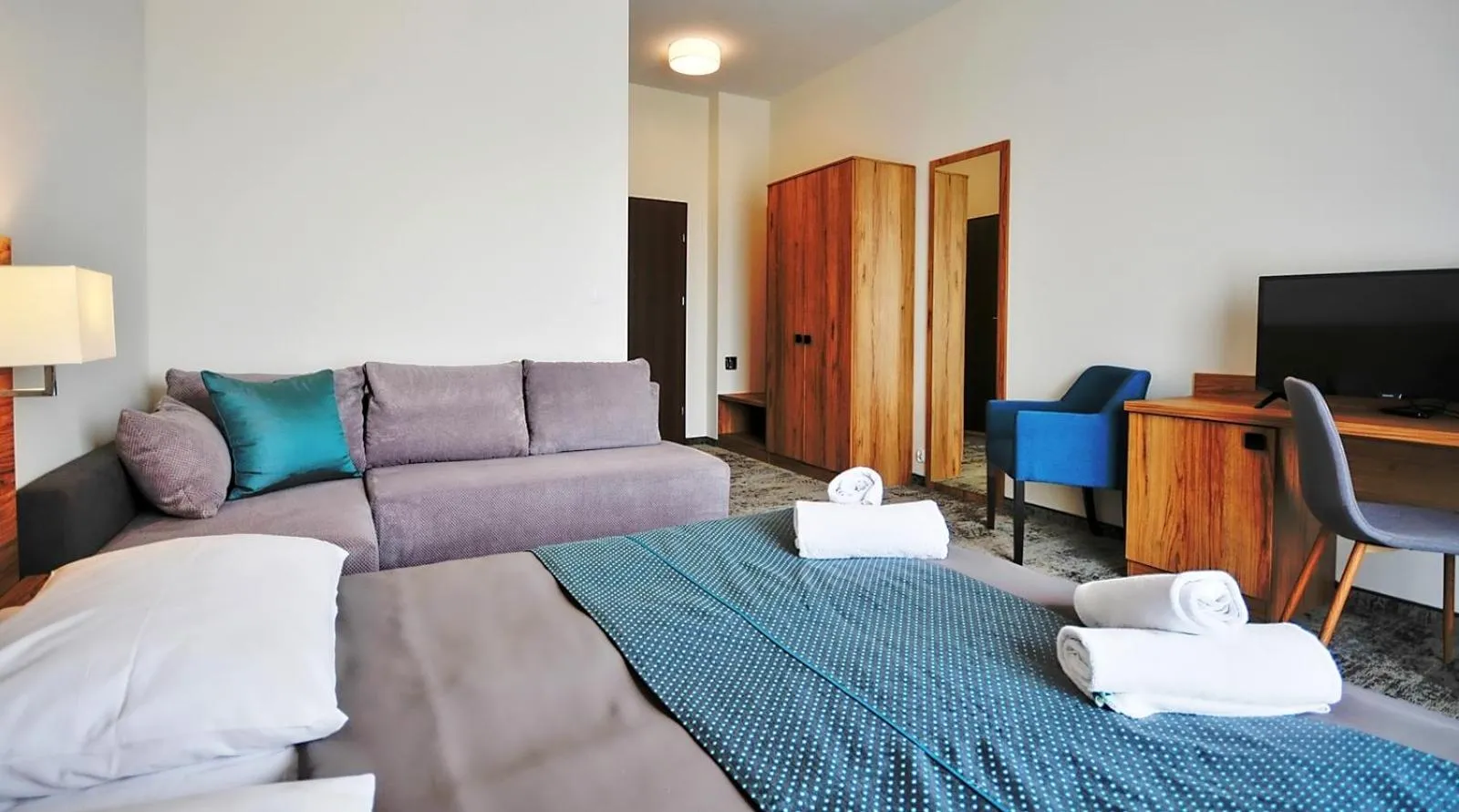 Photo of the whole room, Bed in Amberia
