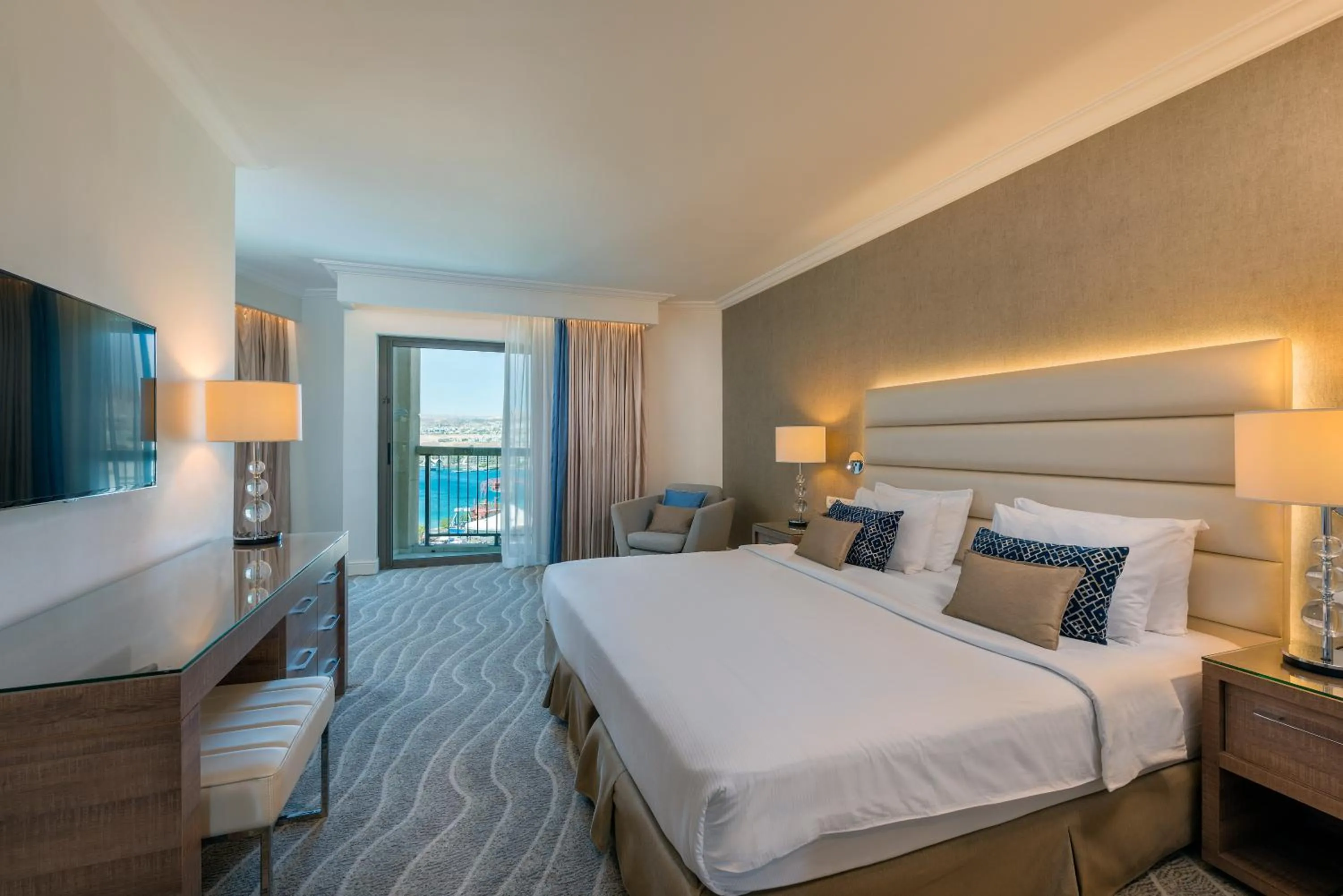 Bedroom, Bed in Queen of Sheba Eilat