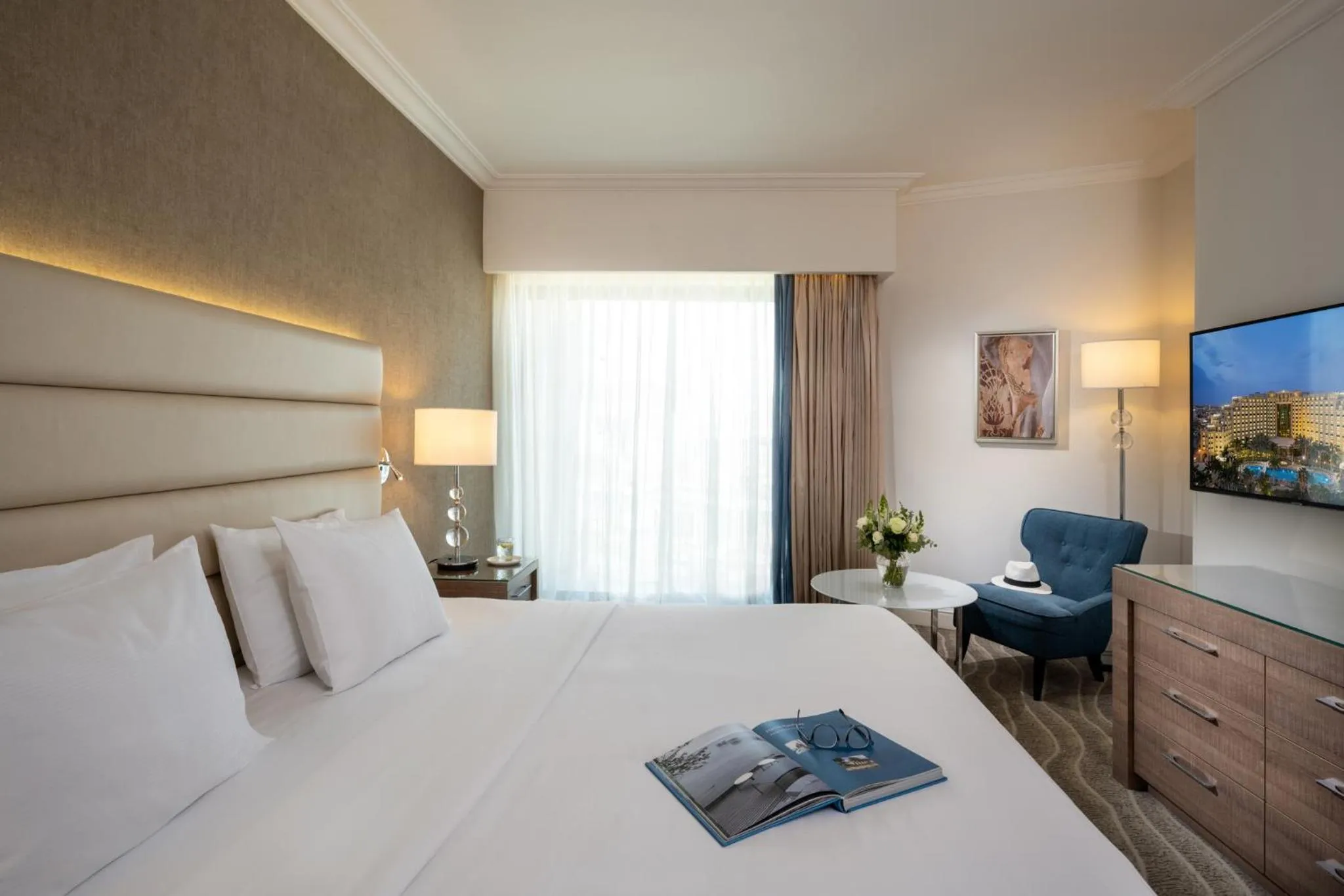 Bedroom, Bed in Queen of Sheba Eilat