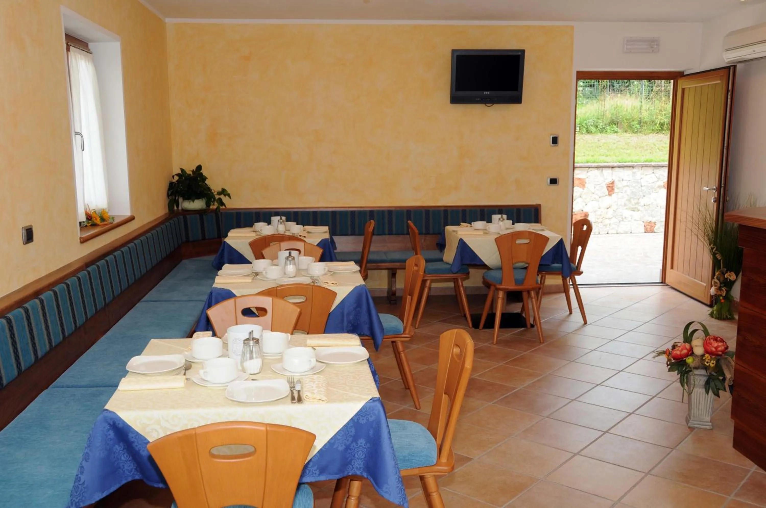Restaurant/places to eat in Agritur alla Veduta