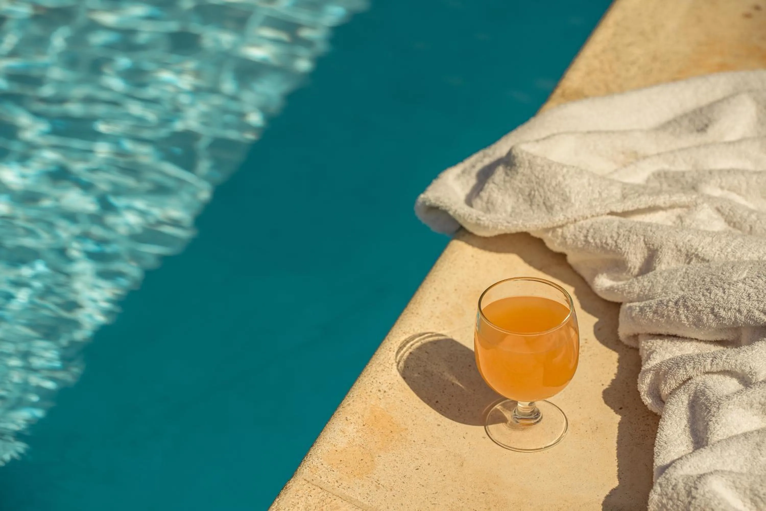 Food and drinks in Paradise Art Hotel