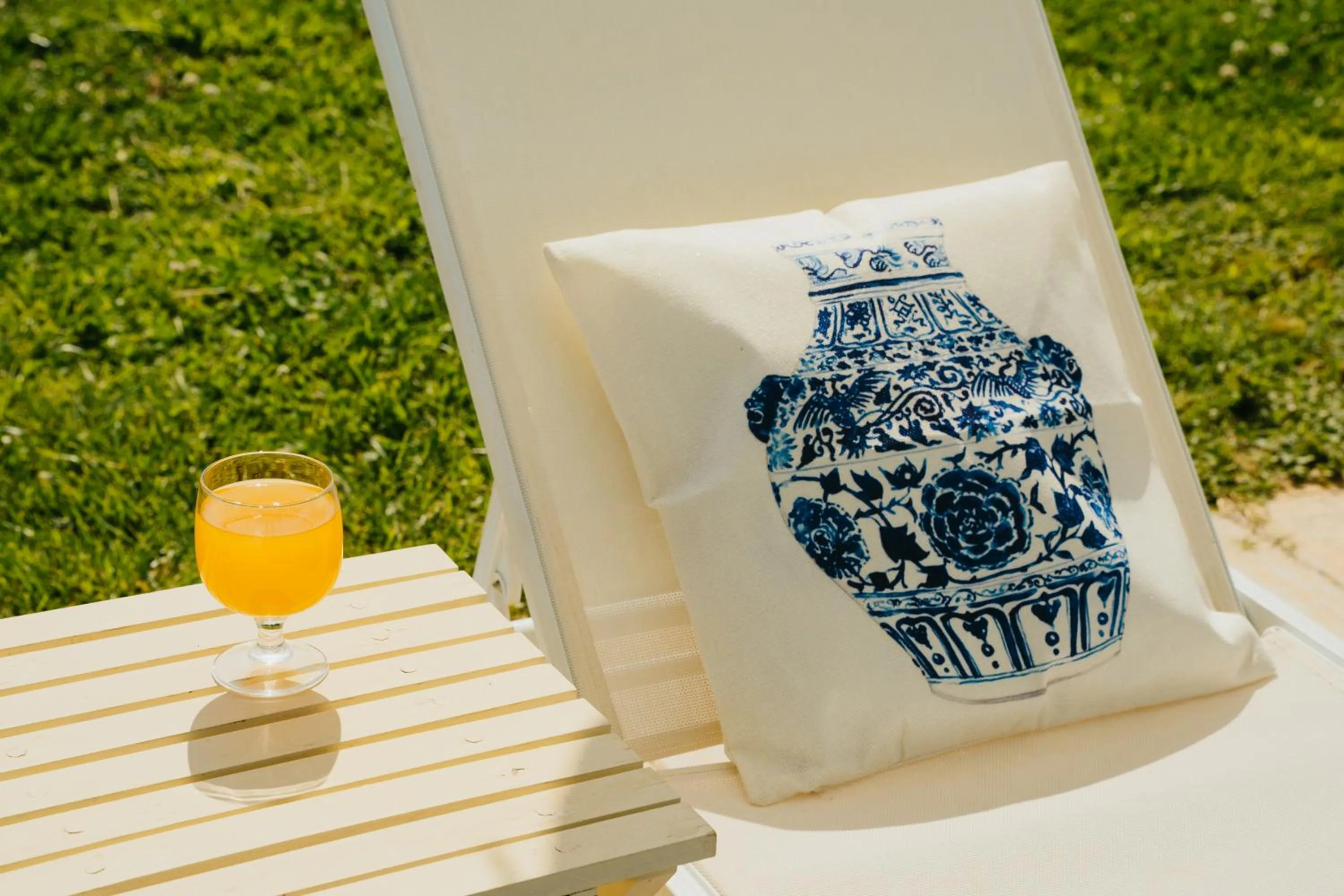 Day in Paradise Art Hotel