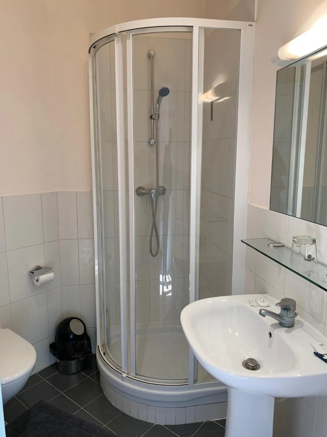 Bathroom in Le Val D'or & Le Theatre