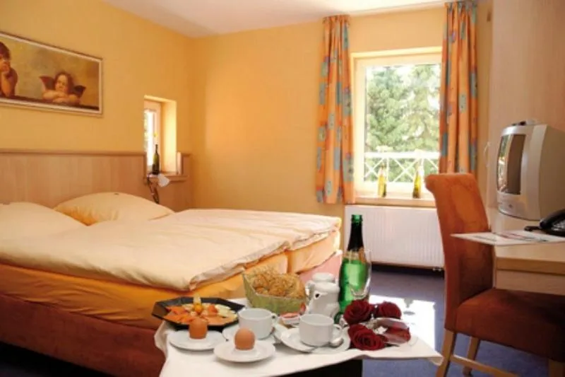 Photo of the whole room, Bed in Hotel-Landrestaurant Schnittker