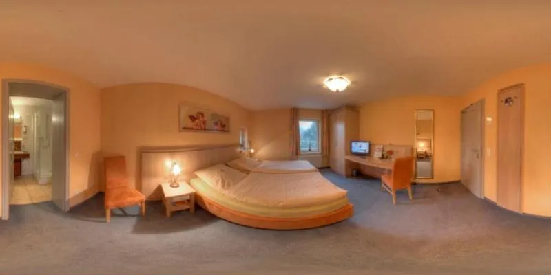 Photo of the whole room, Bed in Hotel-Landrestaurant Schnittker