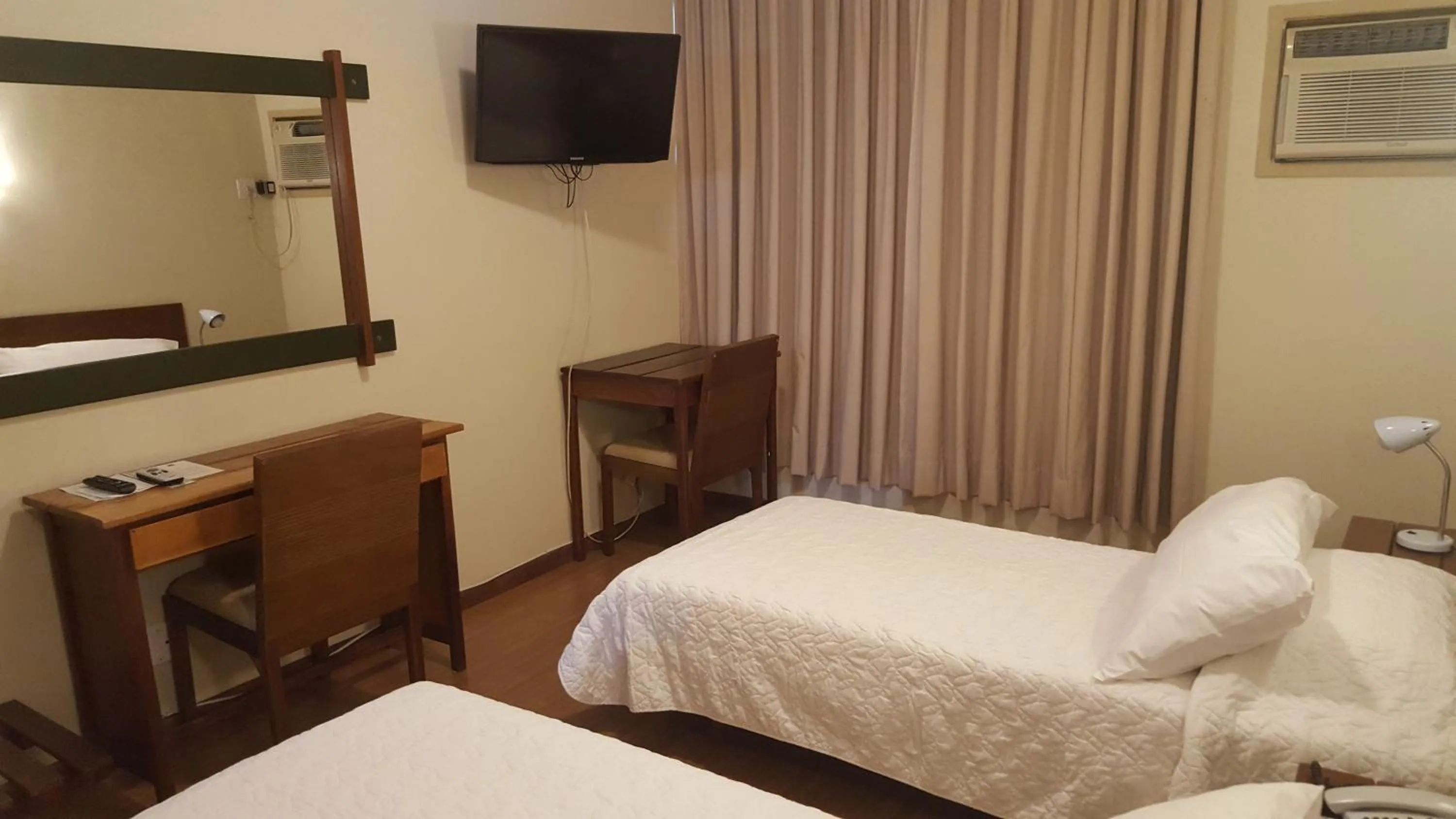 Bedroom, Bed in Niteroi Palace Hotel