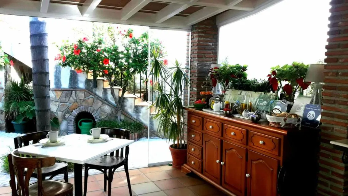 Breakfast in Welcome Inn Nerja guest house Luxury Bed & Breakfast