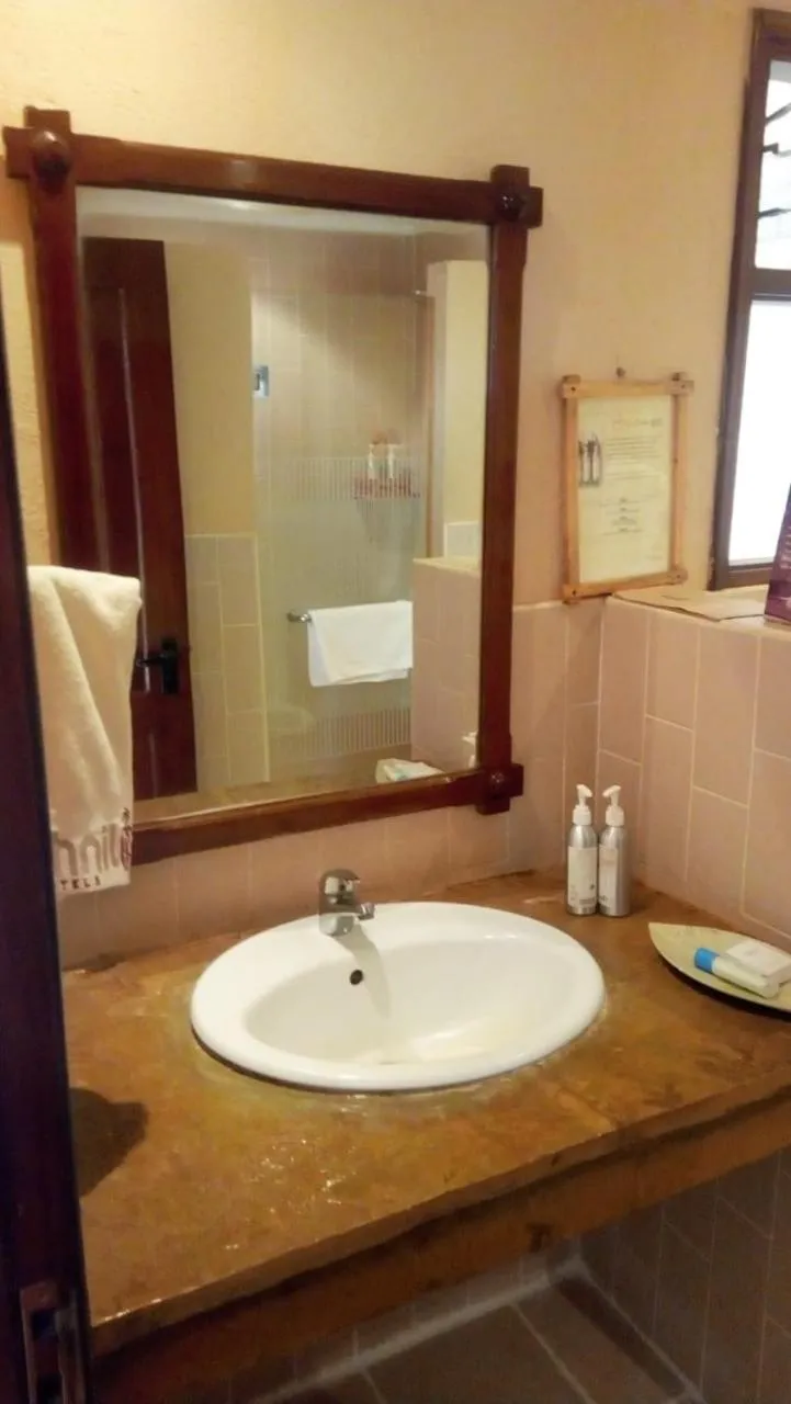 Bathroom in Ashnil Aruba Lodge