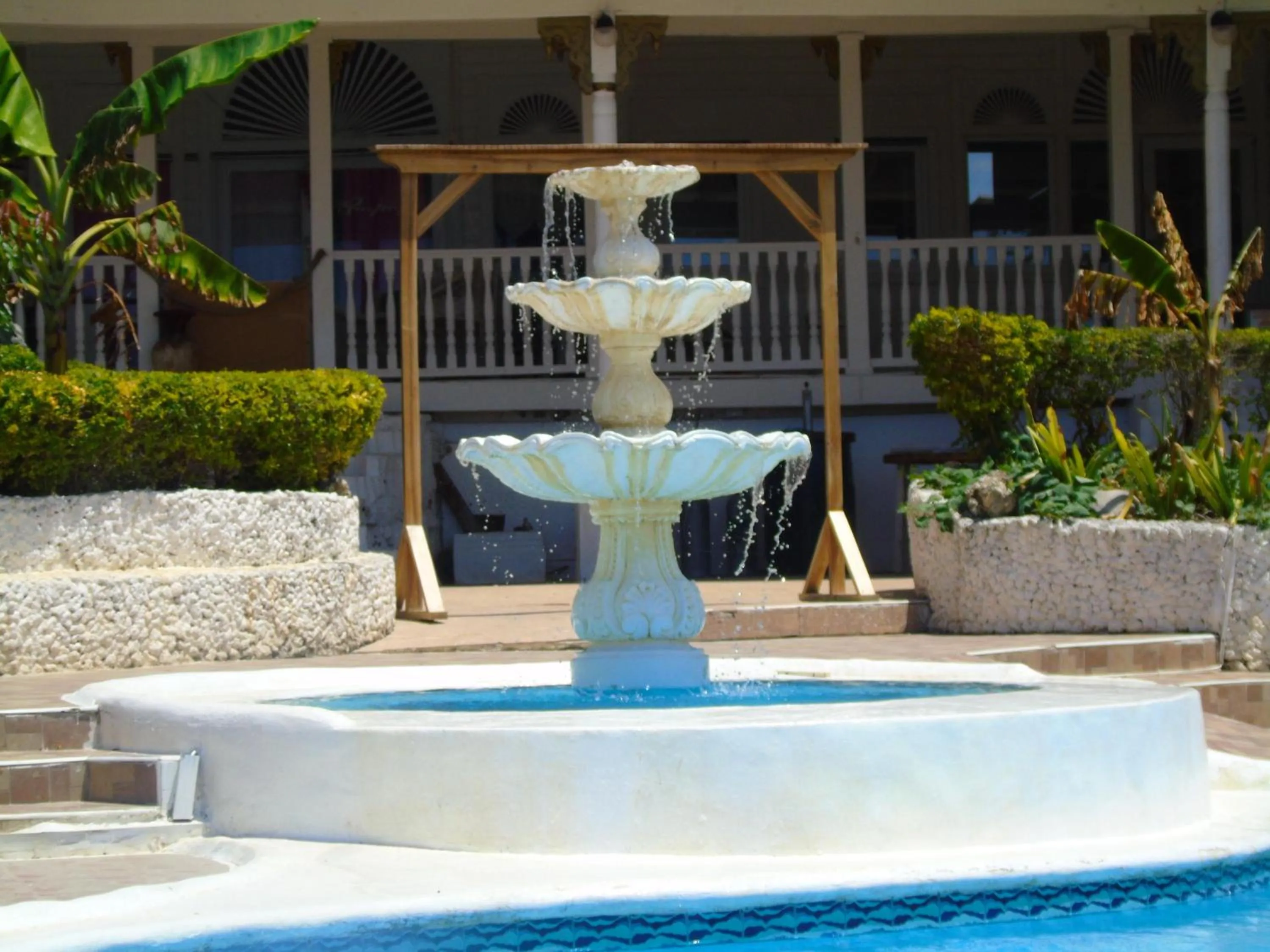 Swimming pool in Piergiorgio Palace Hotel