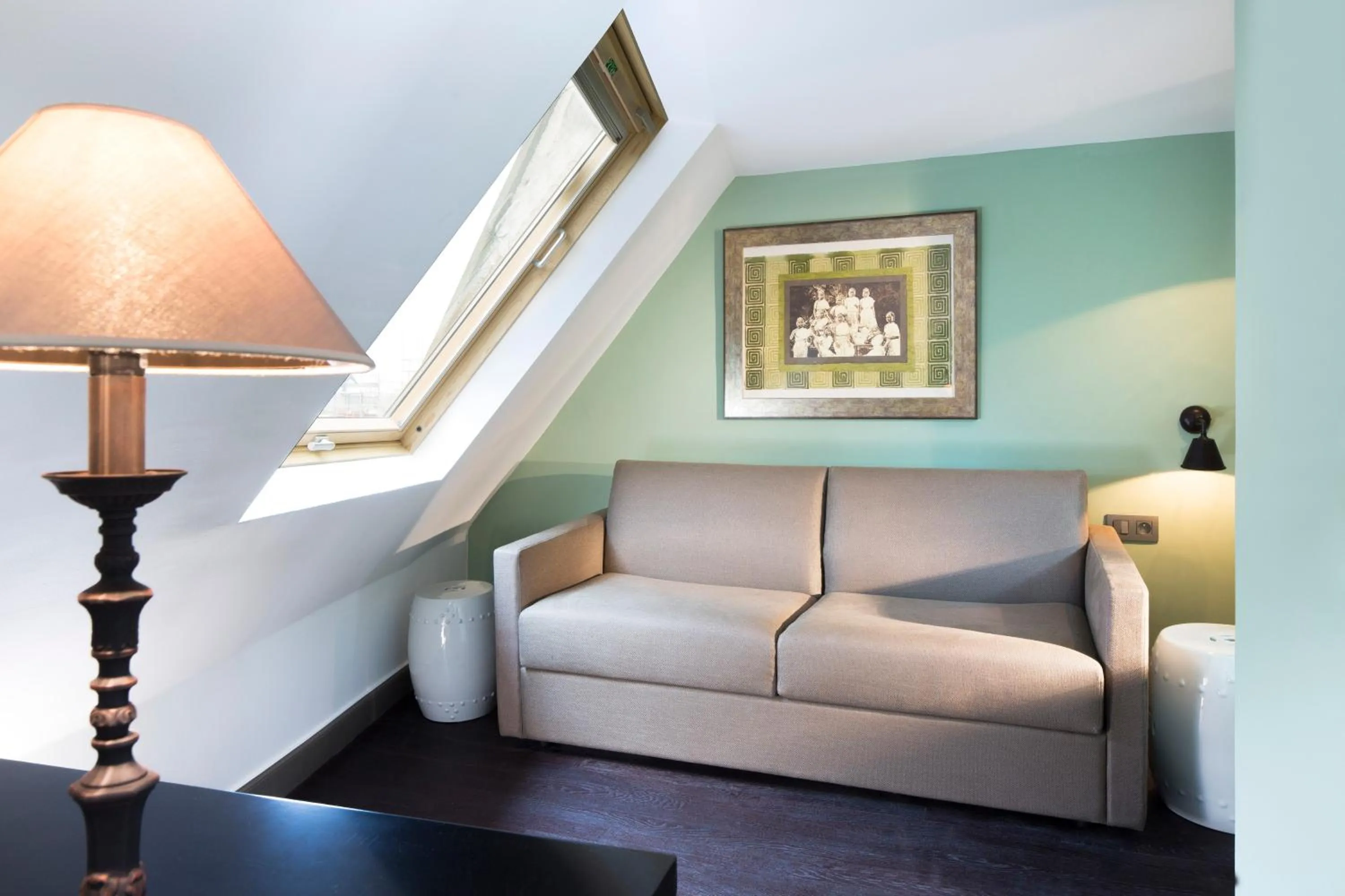 Seating area in R. Kipling by Happyculture