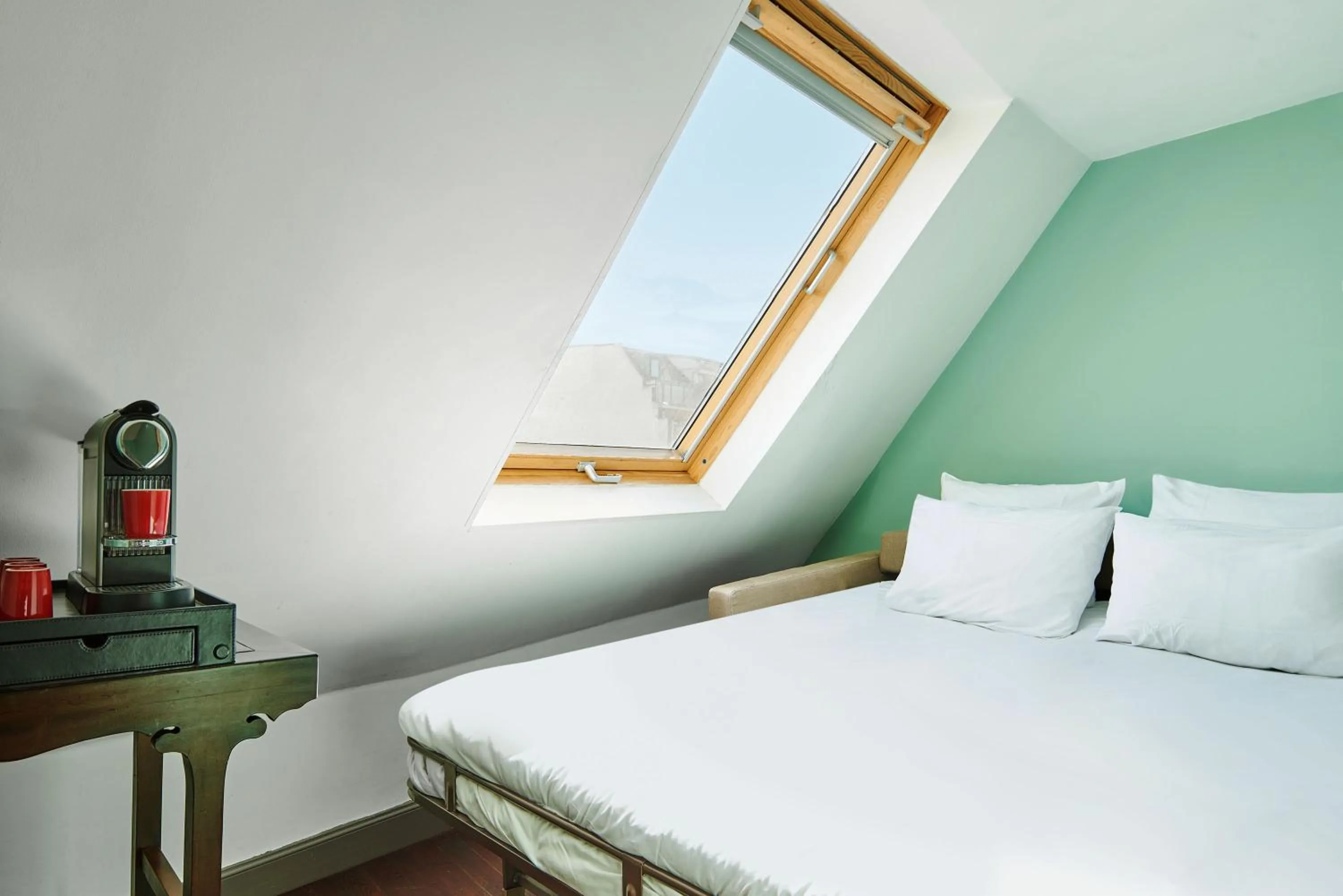 Bed in R. Kipling by Happyculture