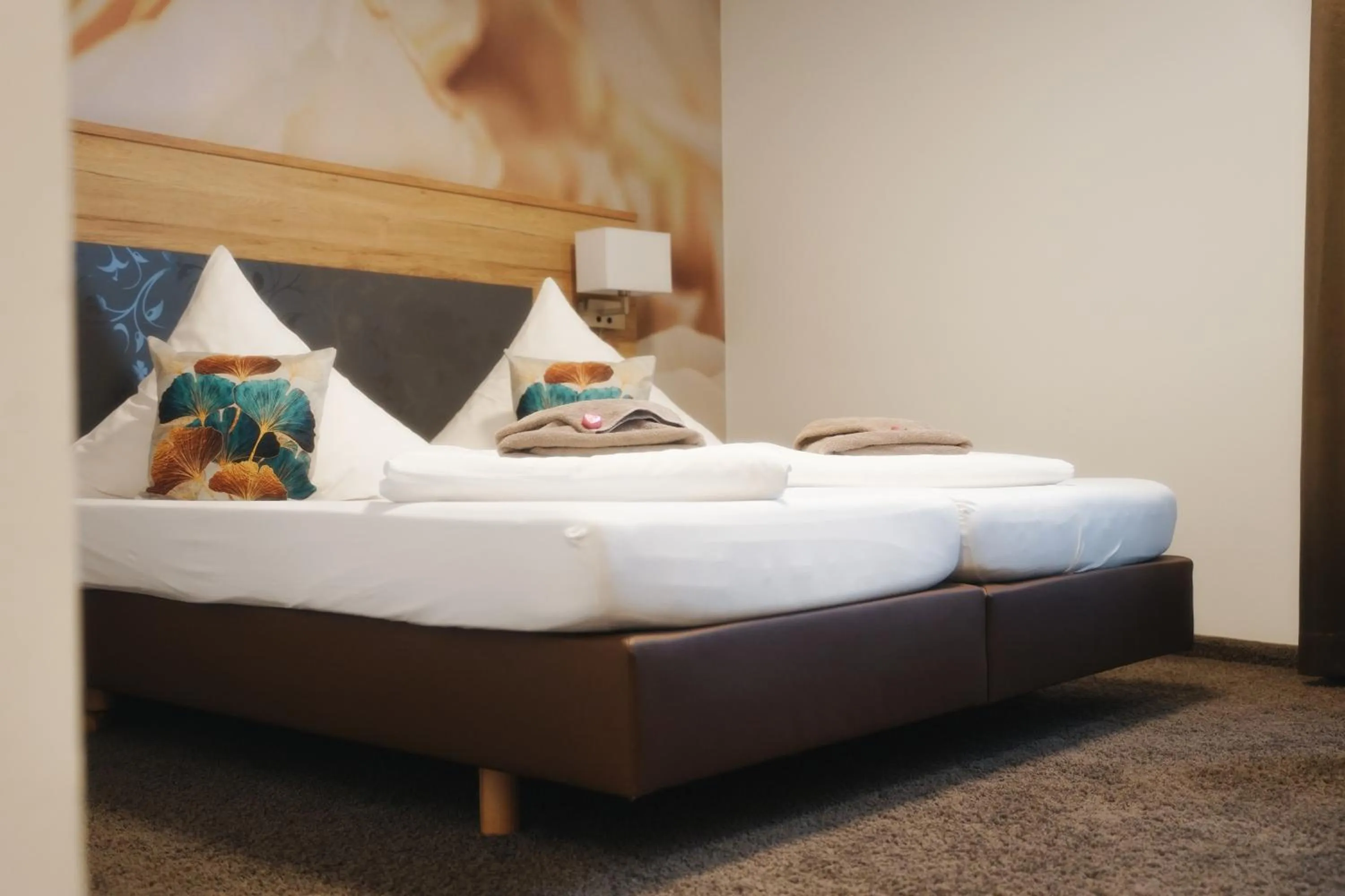 Photo of the whole room in Outlet Hotel