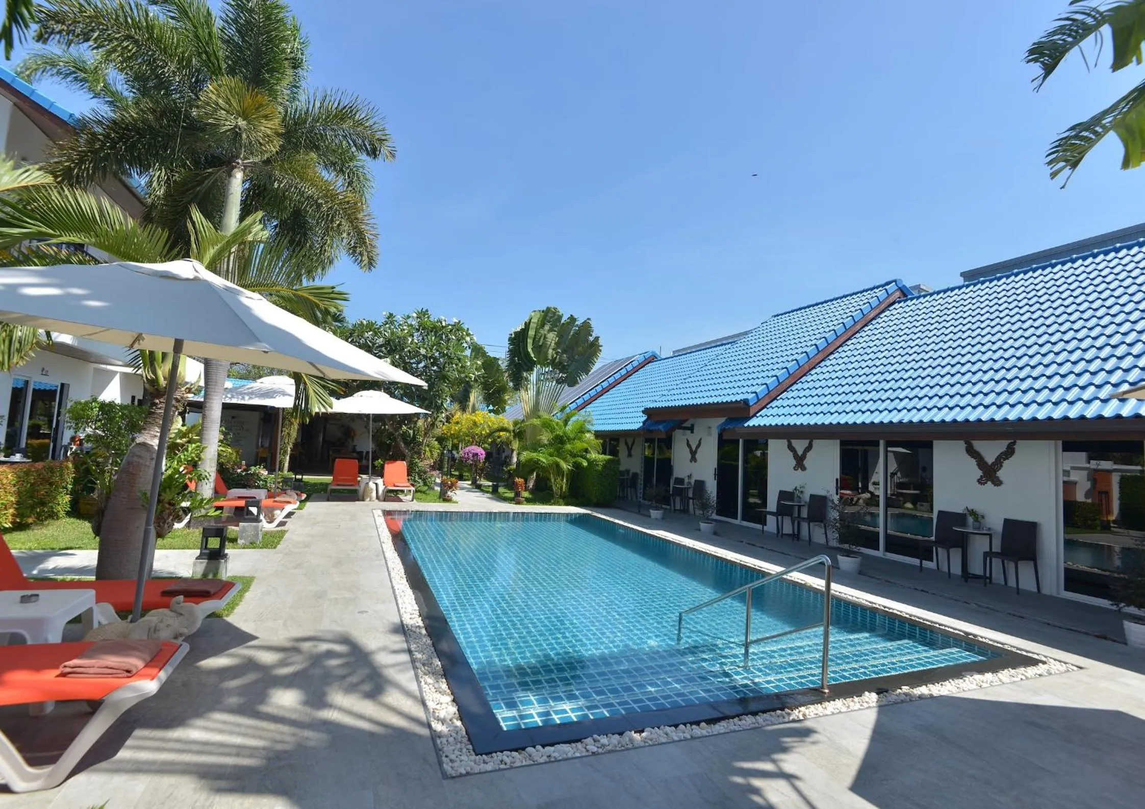 Swimming pool in Phuket Airport Hotel