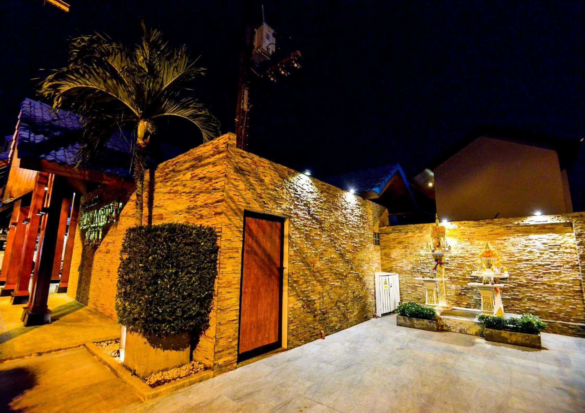 Facade/entrance in Phuket Airport Hotel