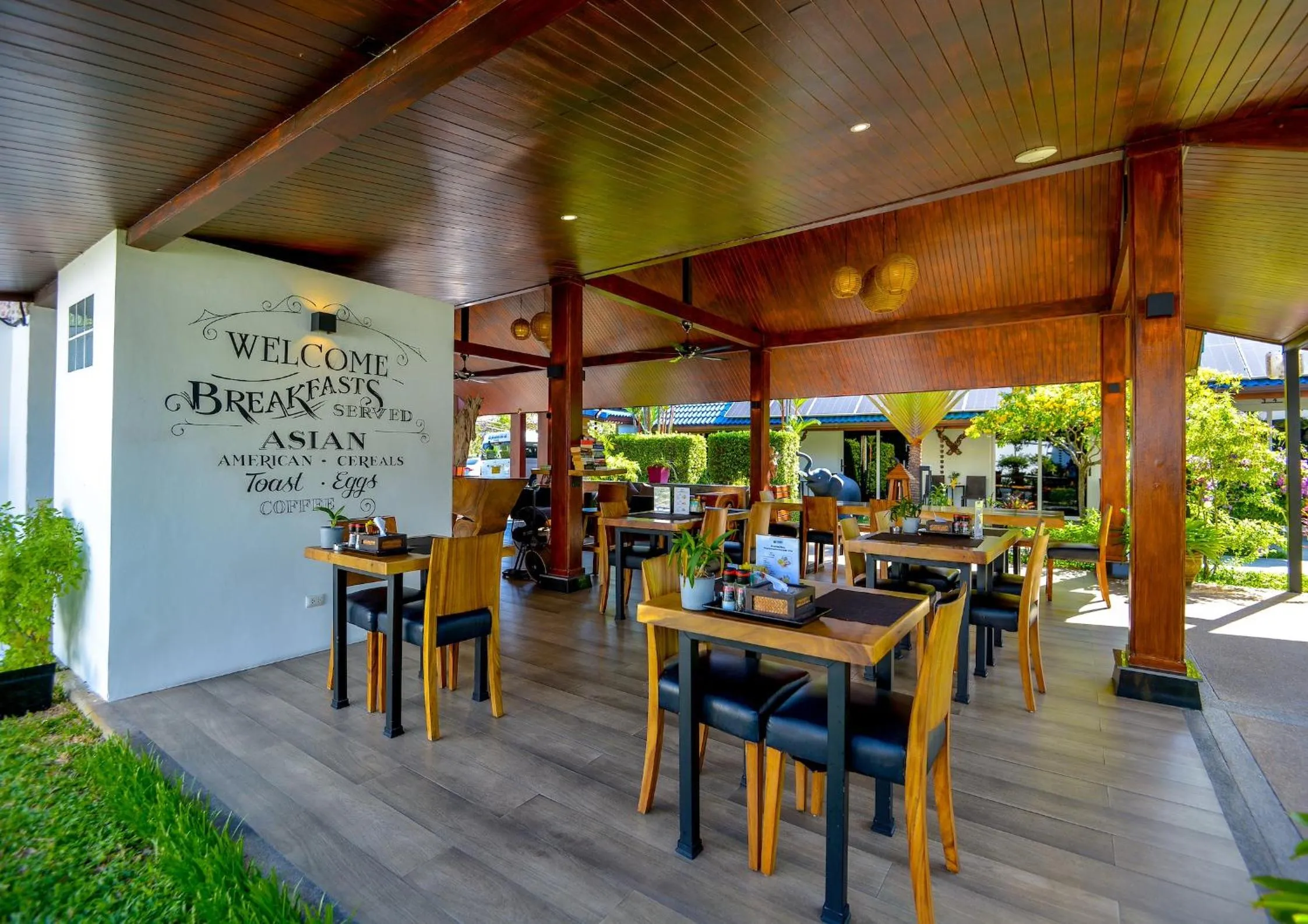 Restaurant/places to eat in Phuket Airport Hotel