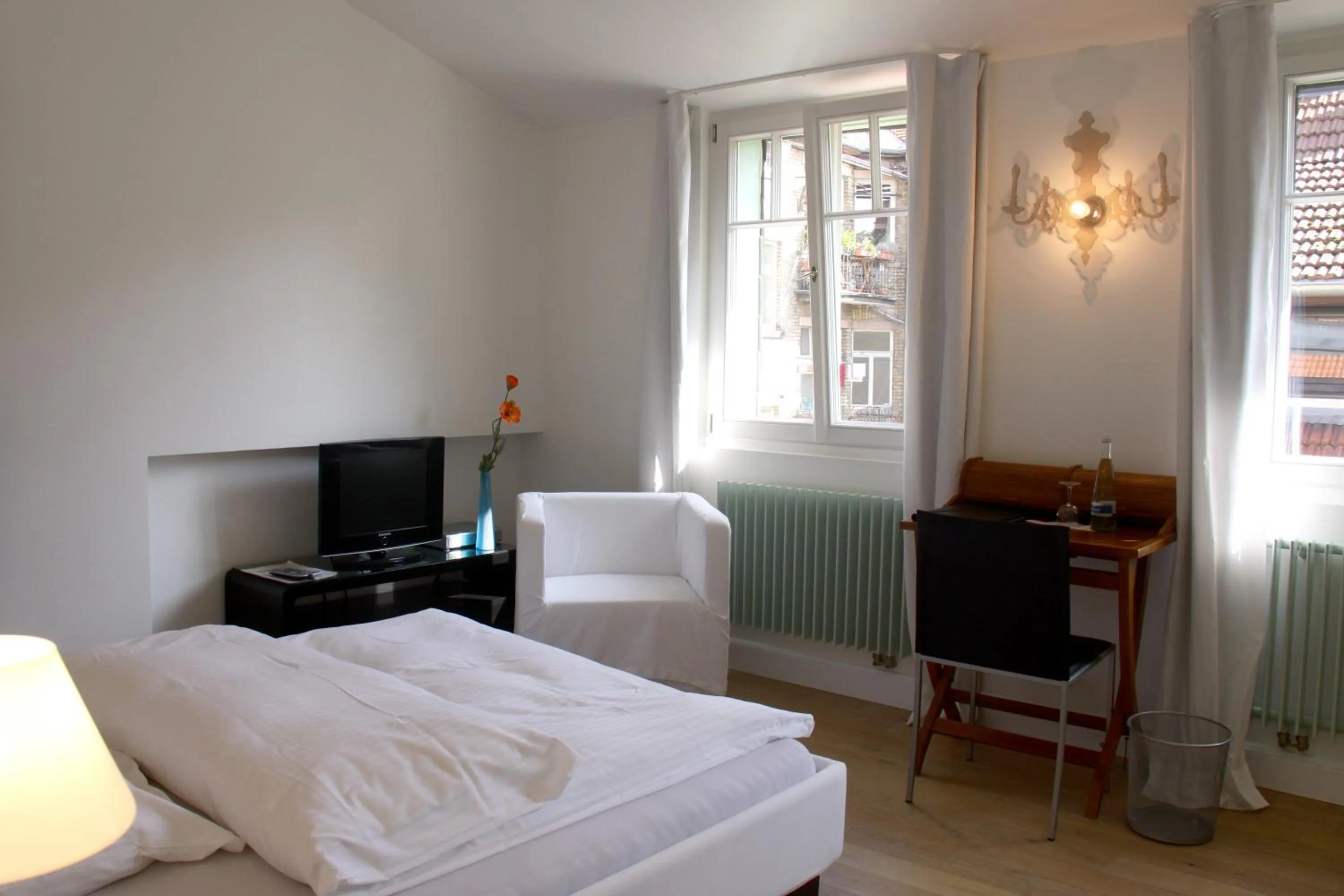 Photo of the whole room, Bed in Hotel Heidelberg Astoria