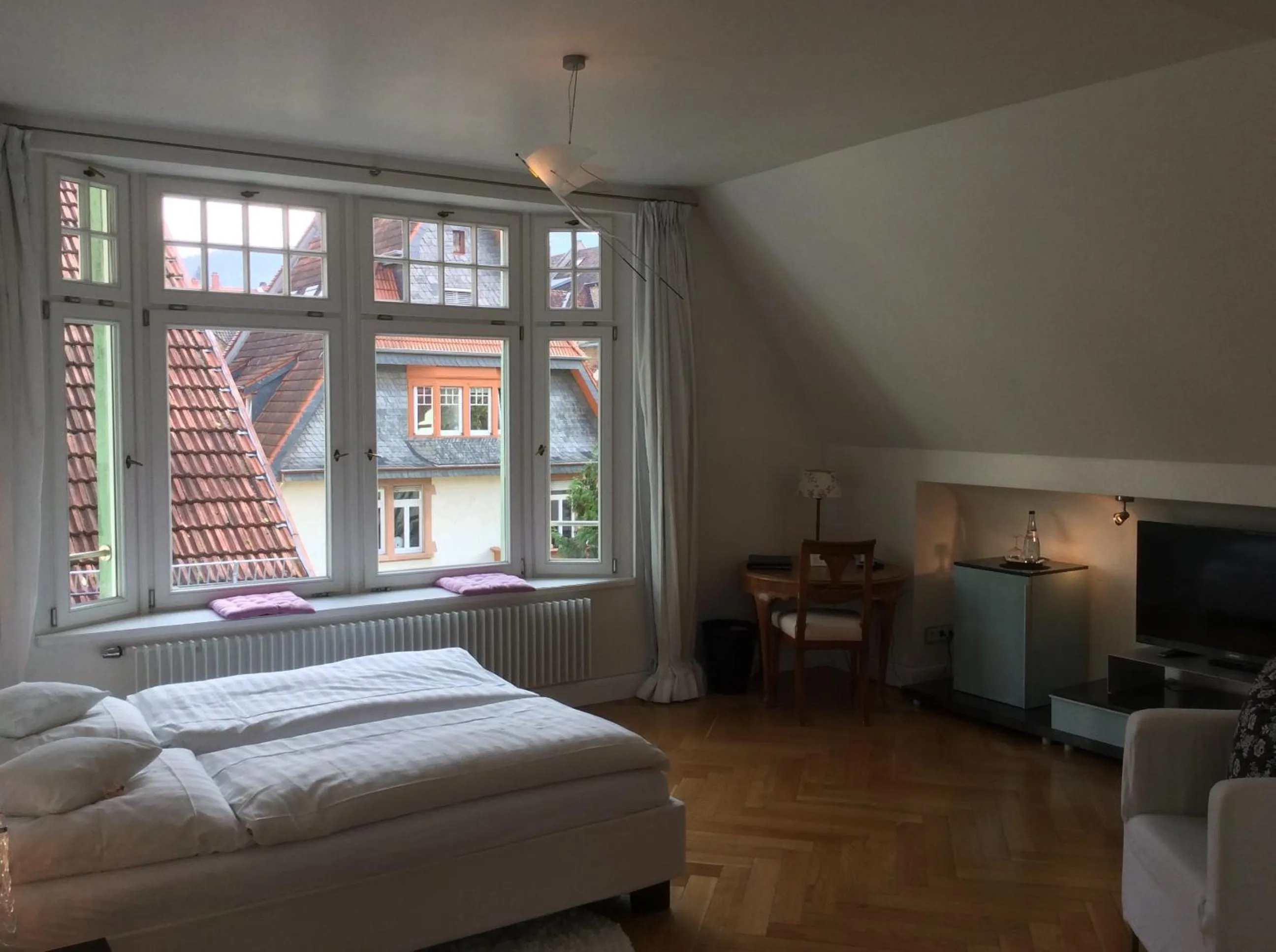 Photo of the whole room, Bed in Hotel Heidelberg Astoria