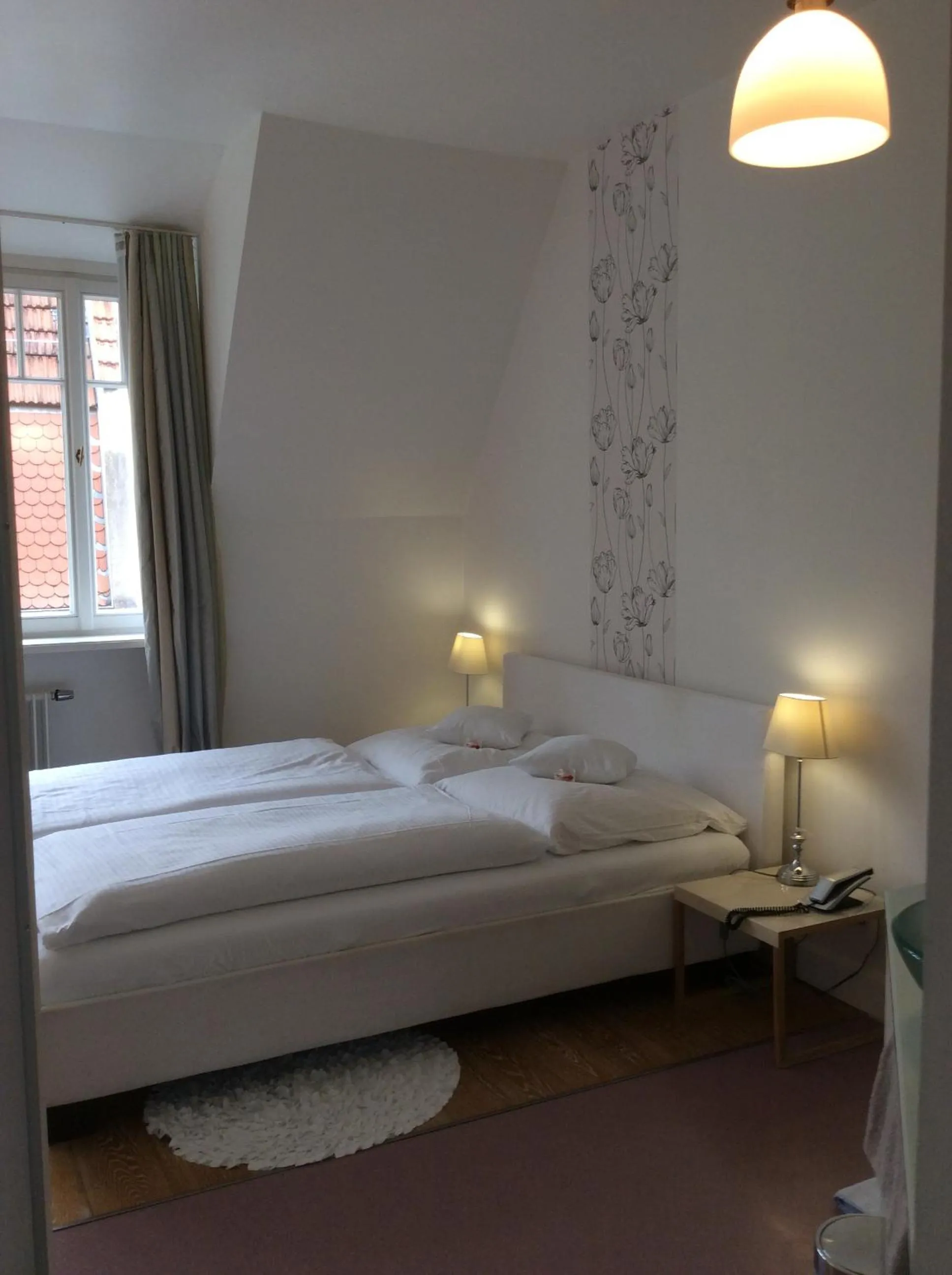 Photo of the whole room, Bed in Hotel Heidelberg Astoria