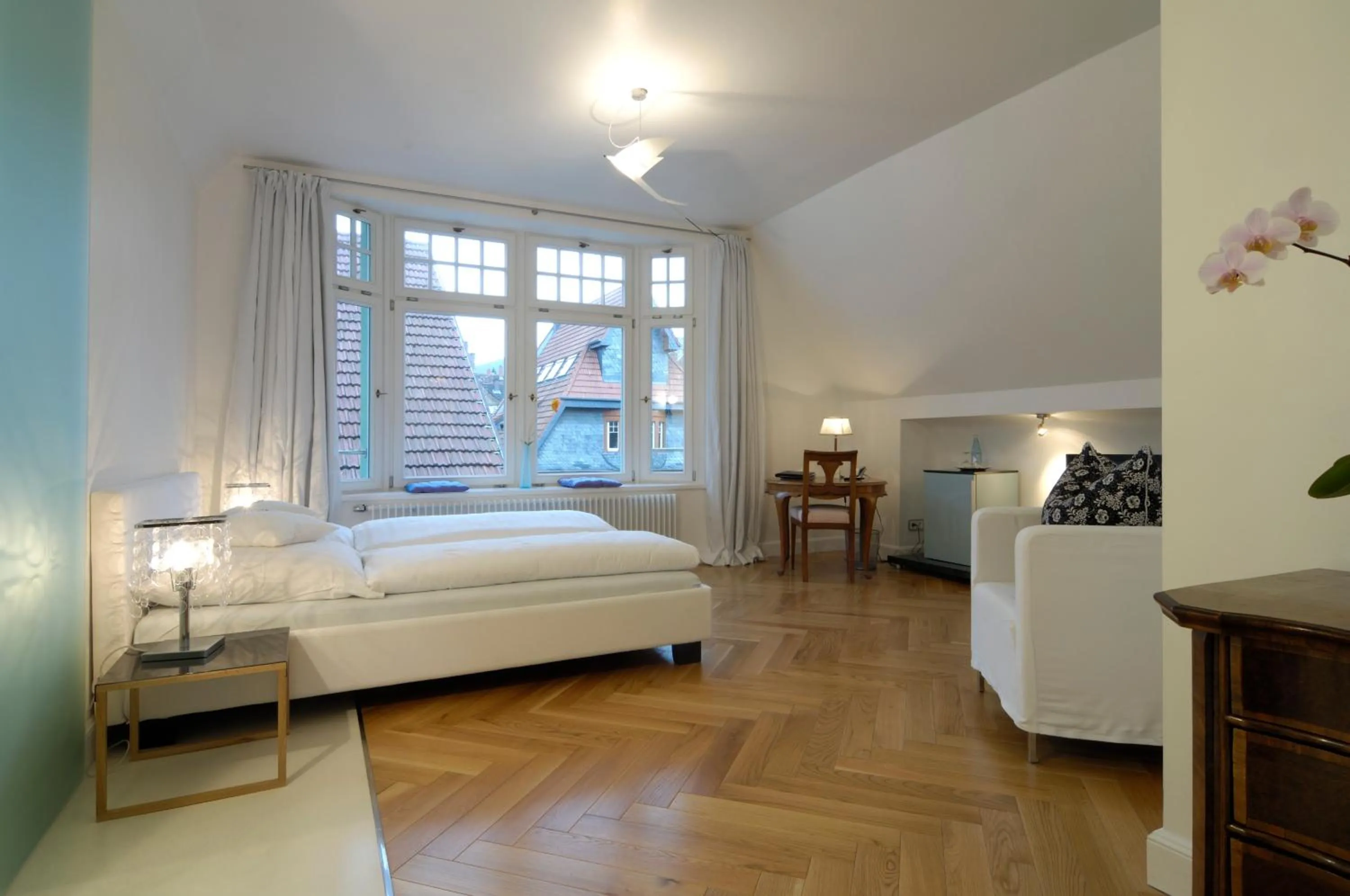 Photo of the whole room, Bed in Hotel Heidelberg Astoria