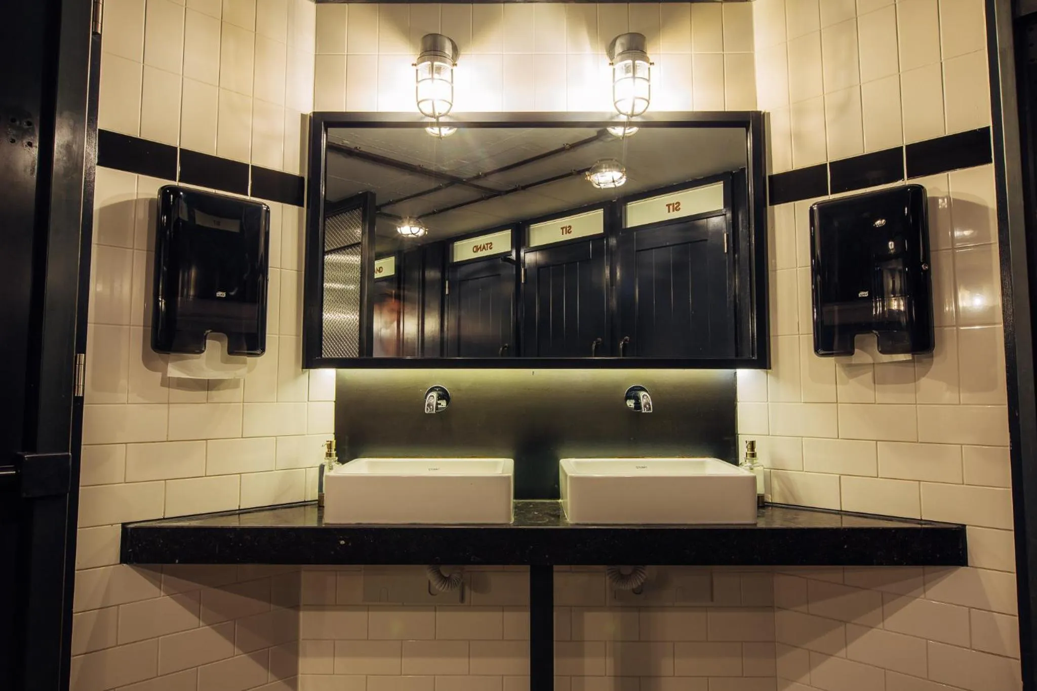 Lounge or bar in St Christopher's Inn Amsterdam - The Winston