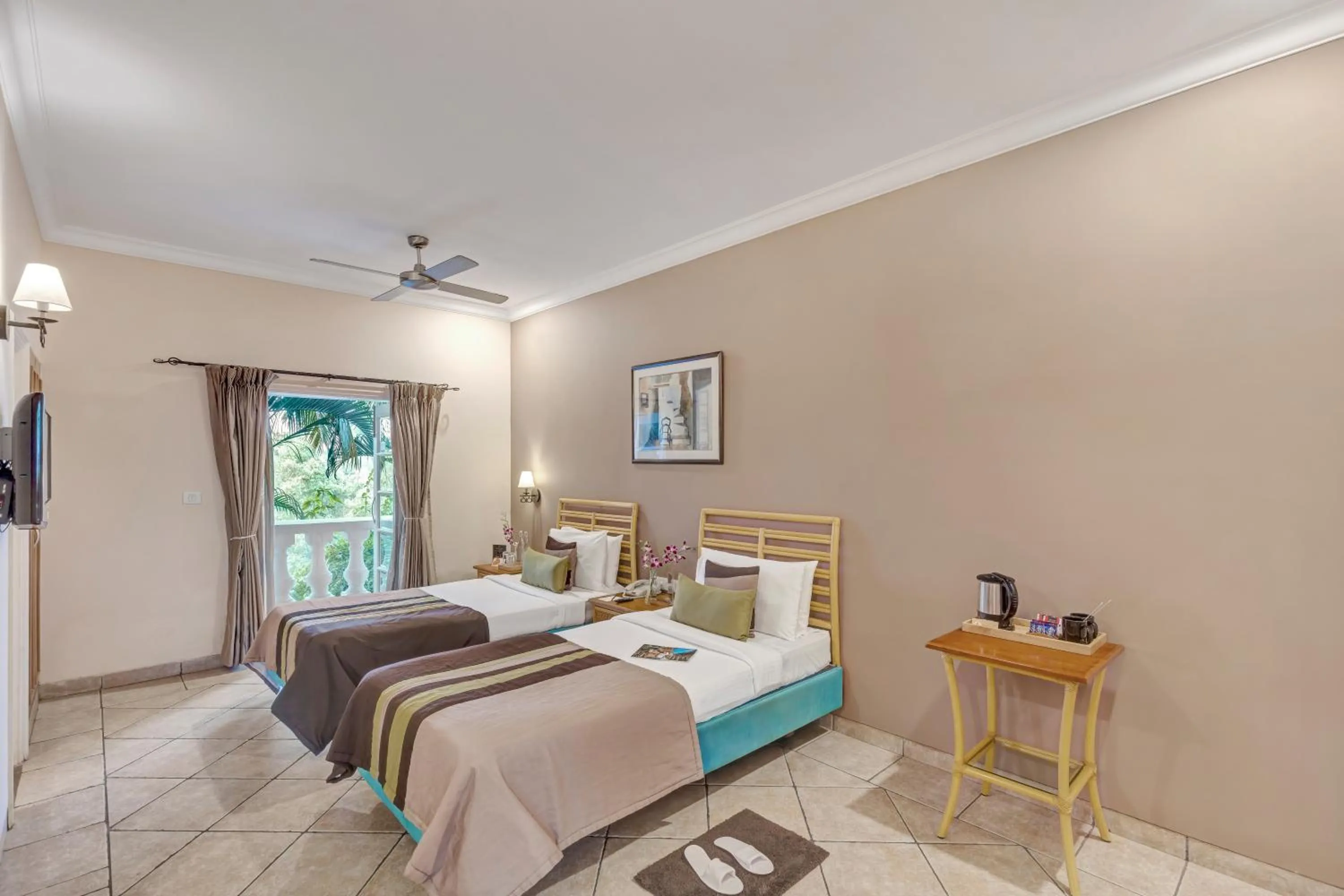 Bed in Club Mahindra Emerald Palms, Goa