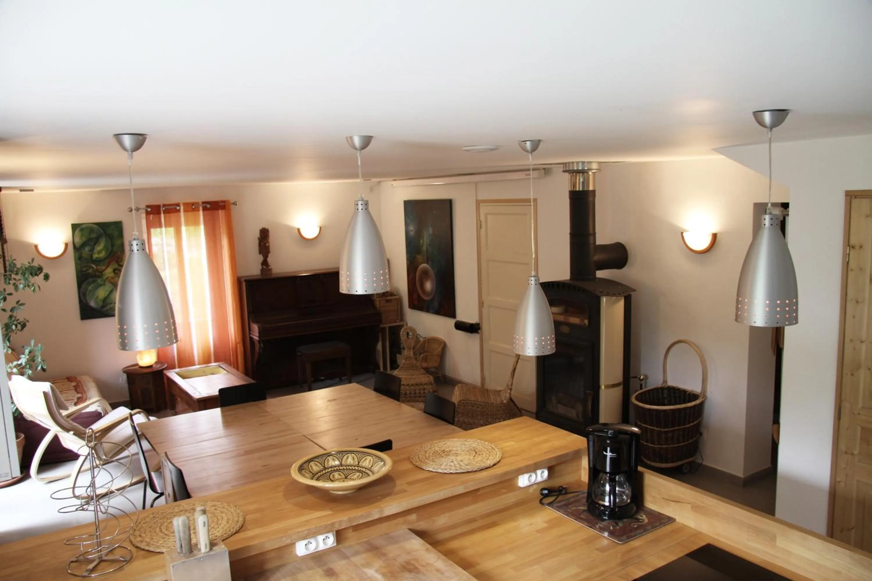 Communal kitchen in Ô Saveur de l’Instant