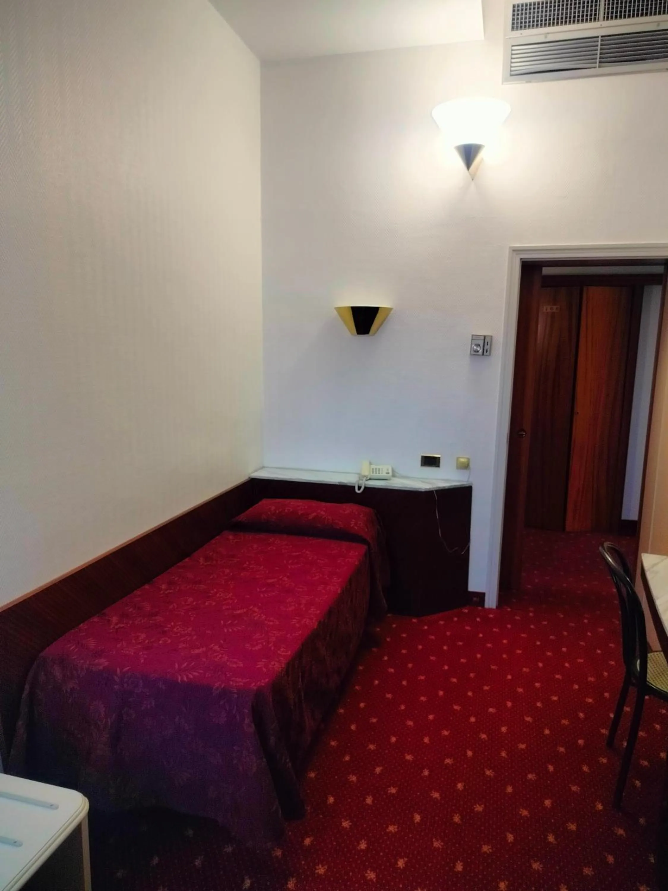 Bed in Hotel Centrale