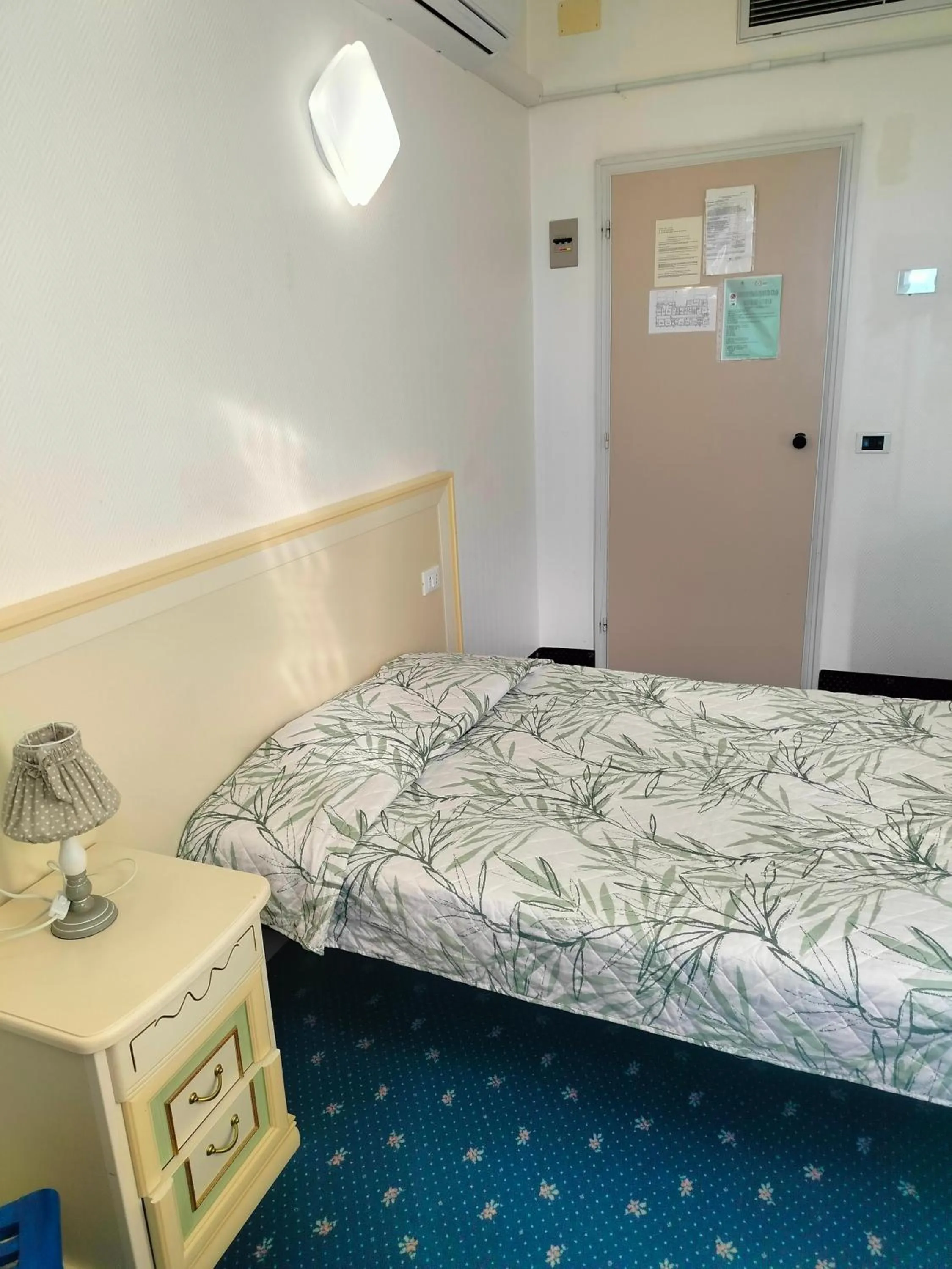 Bed in Hotel Centrale