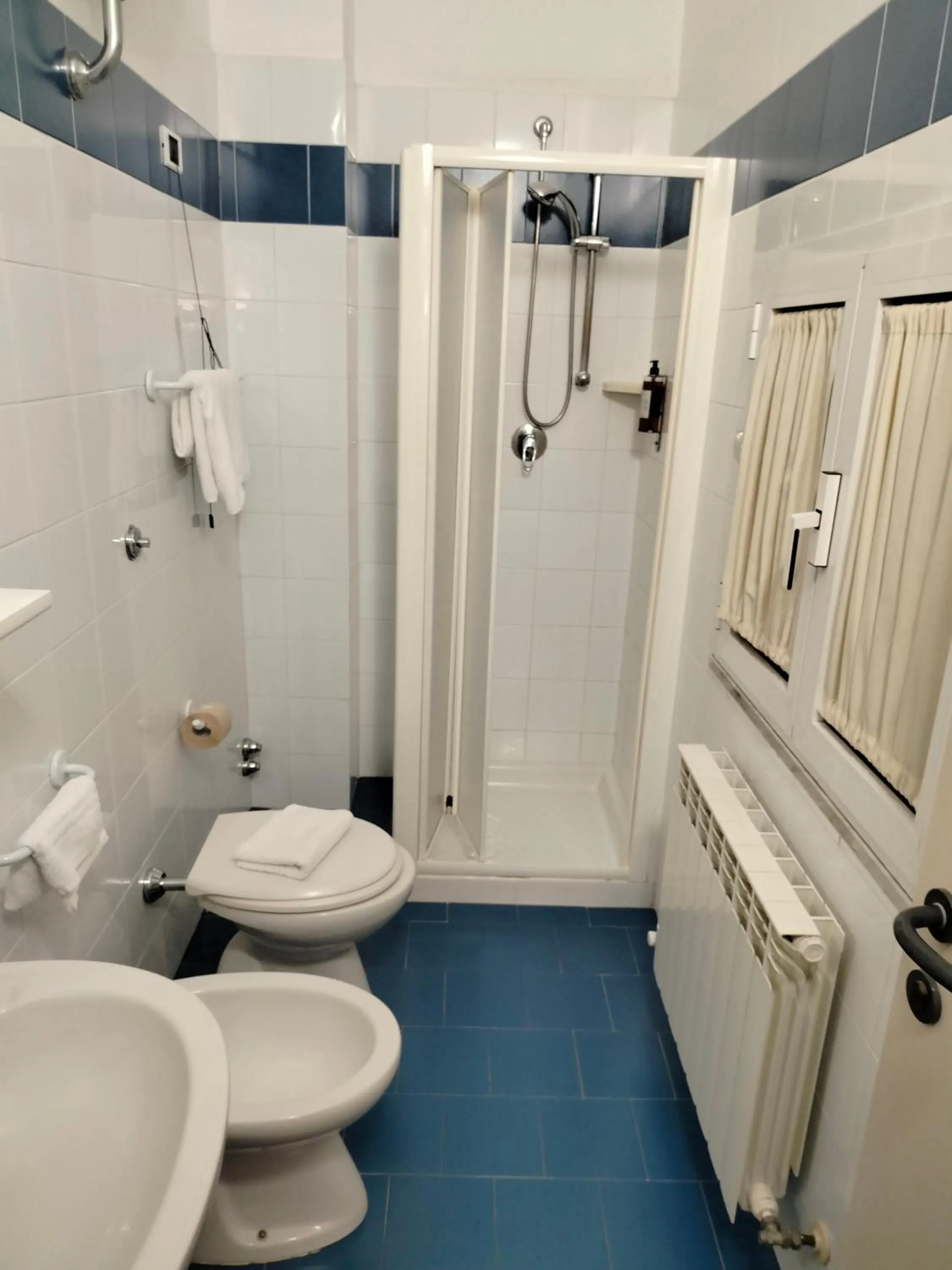 Shower in Hotel Centrale