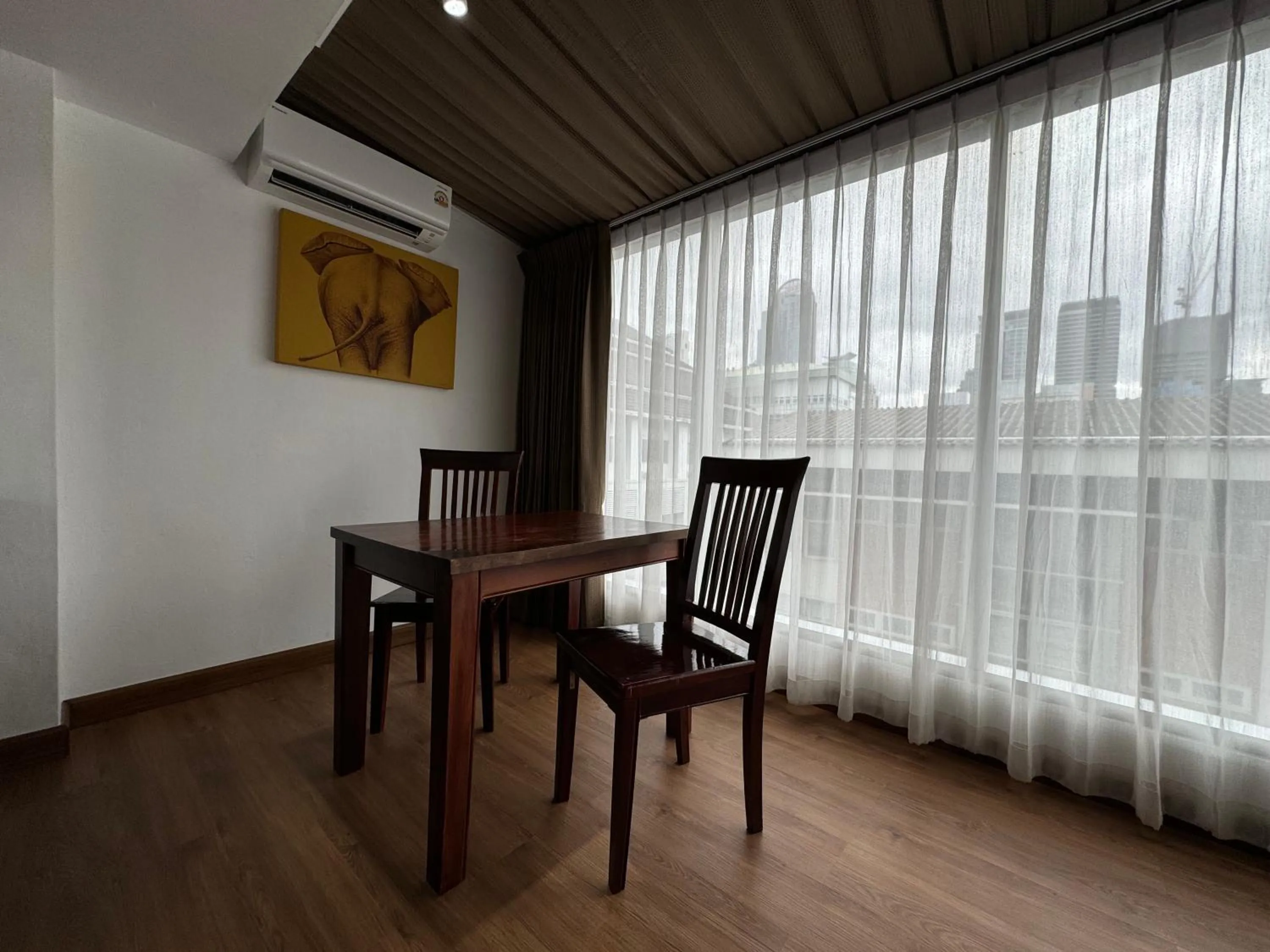 Dining area in Le Siam Hotel Silom Bangkok by PCL
