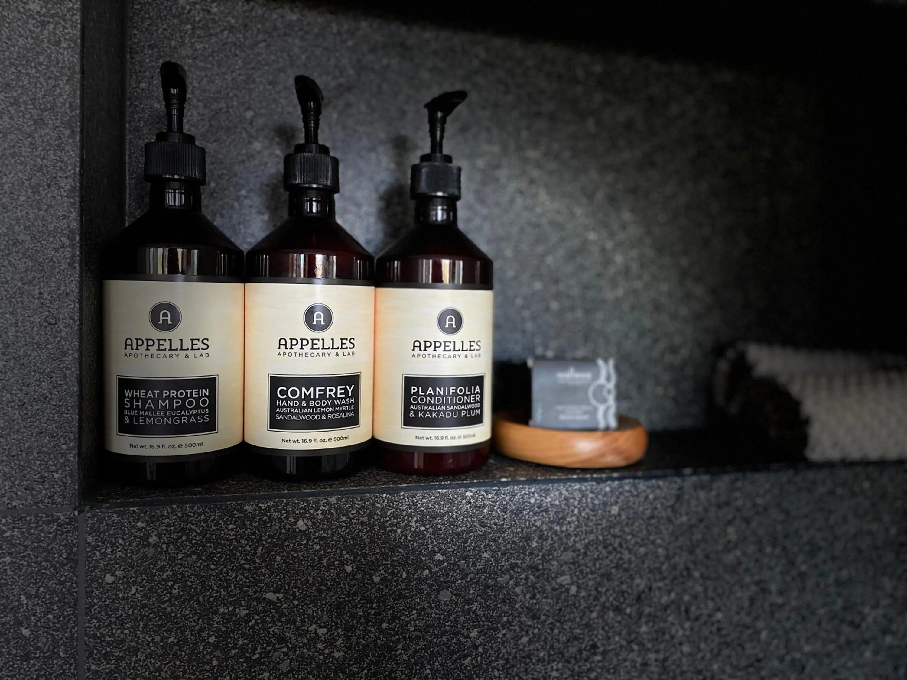 Shower in Messmates Luxury Eco Suites