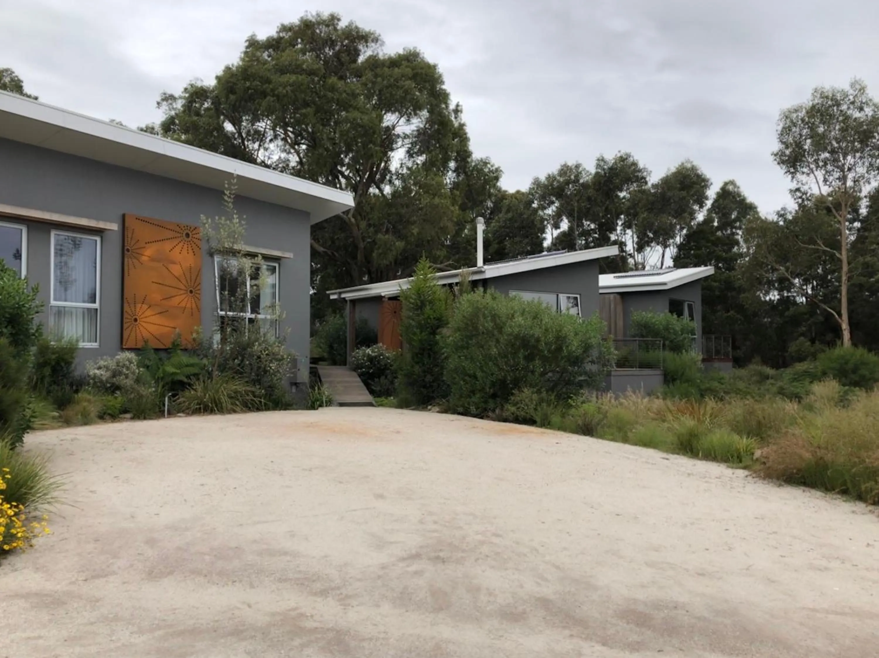 Property building in Messmates Luxury Eco Suites